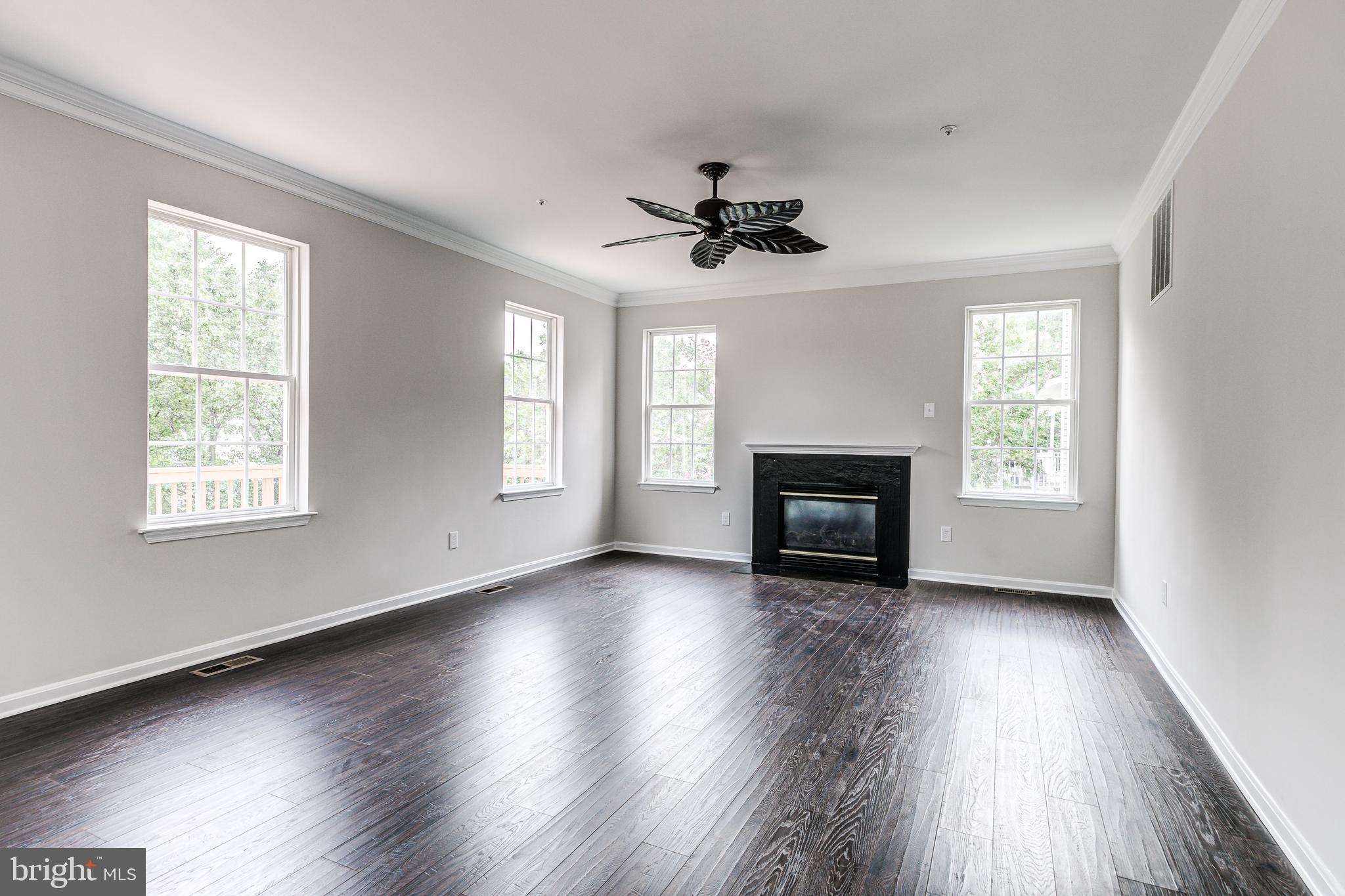 NORTHRIDGE - Residential