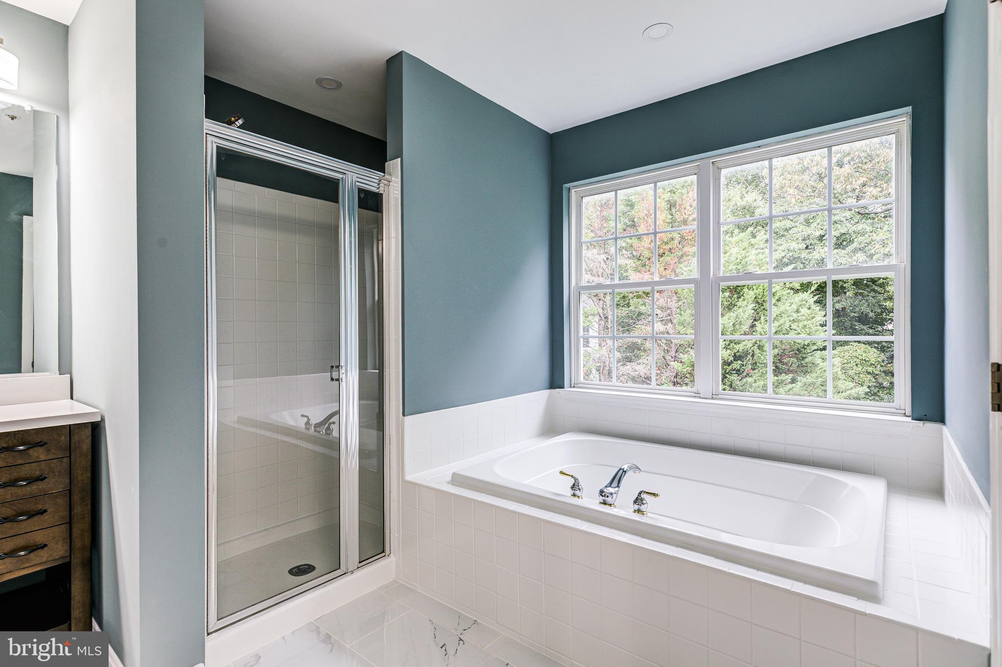 NORTHRIDGE - Residential