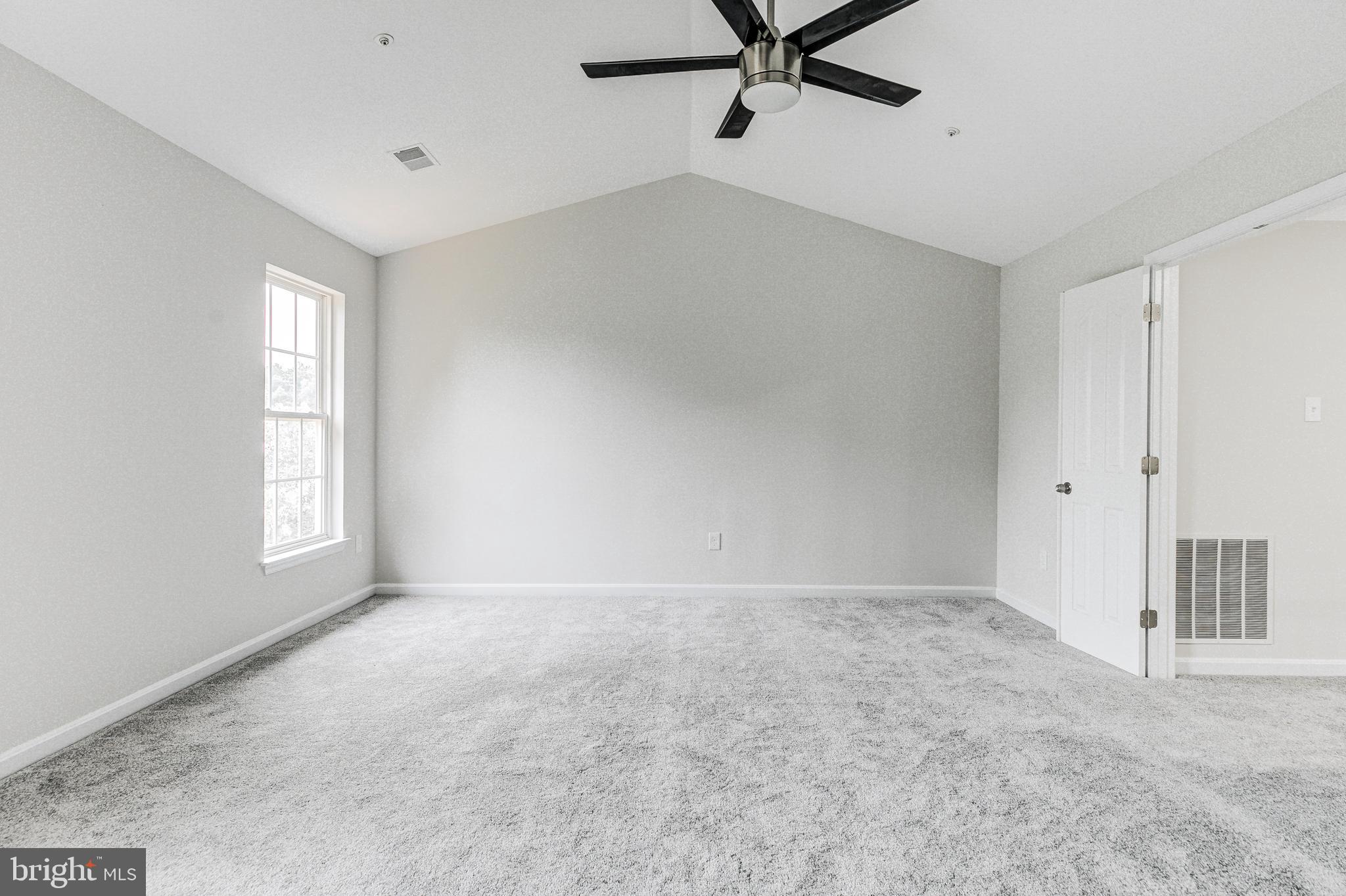 NORTHRIDGE - Residential