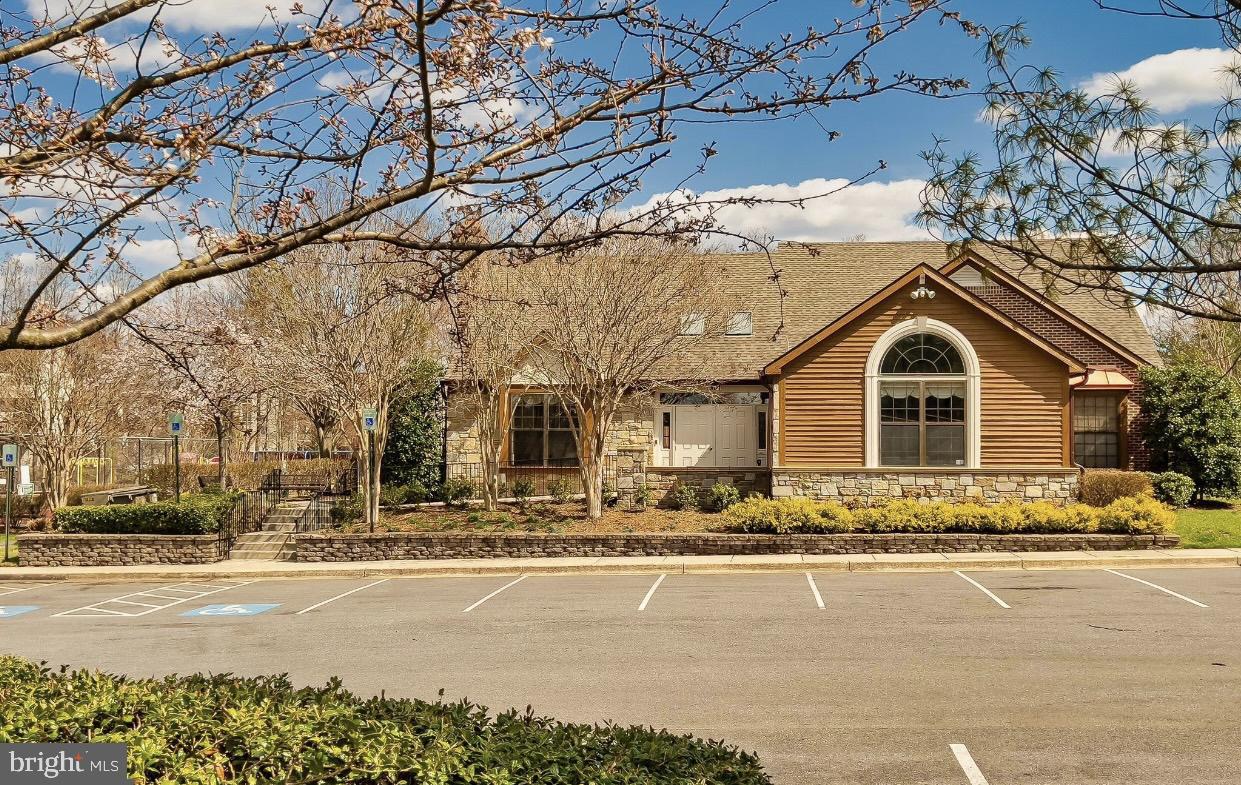 NORTHRIDGE - Residential