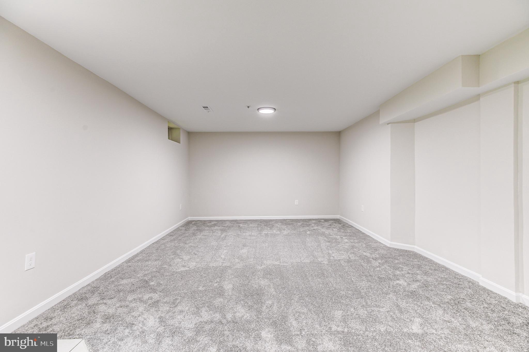 NORTHRIDGE - Residential