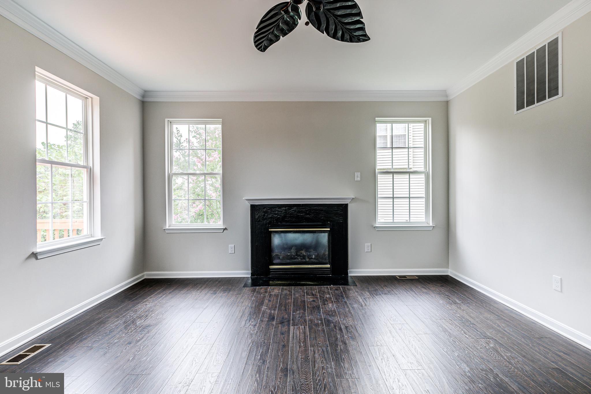 NORTHRIDGE - Residential