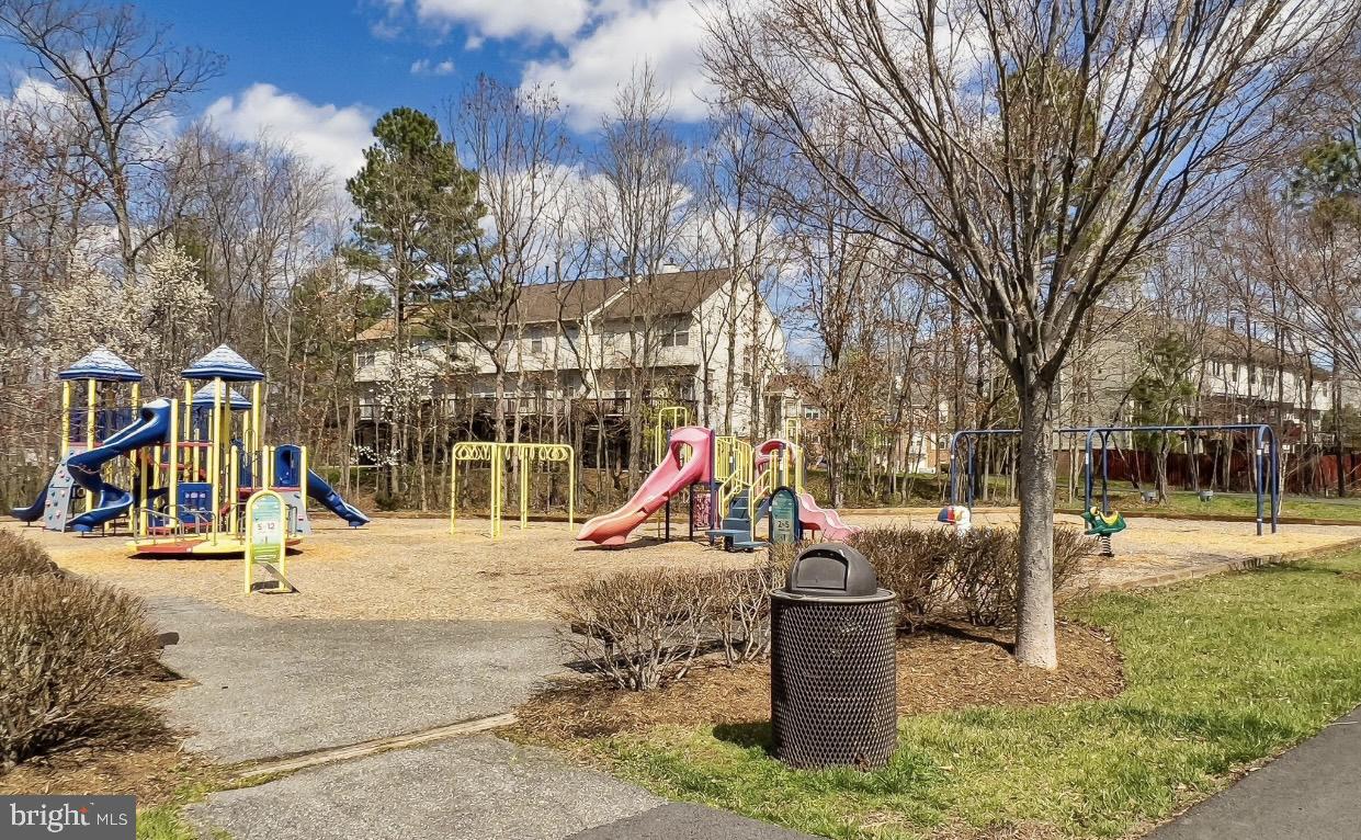 NORTHRIDGE - Residential