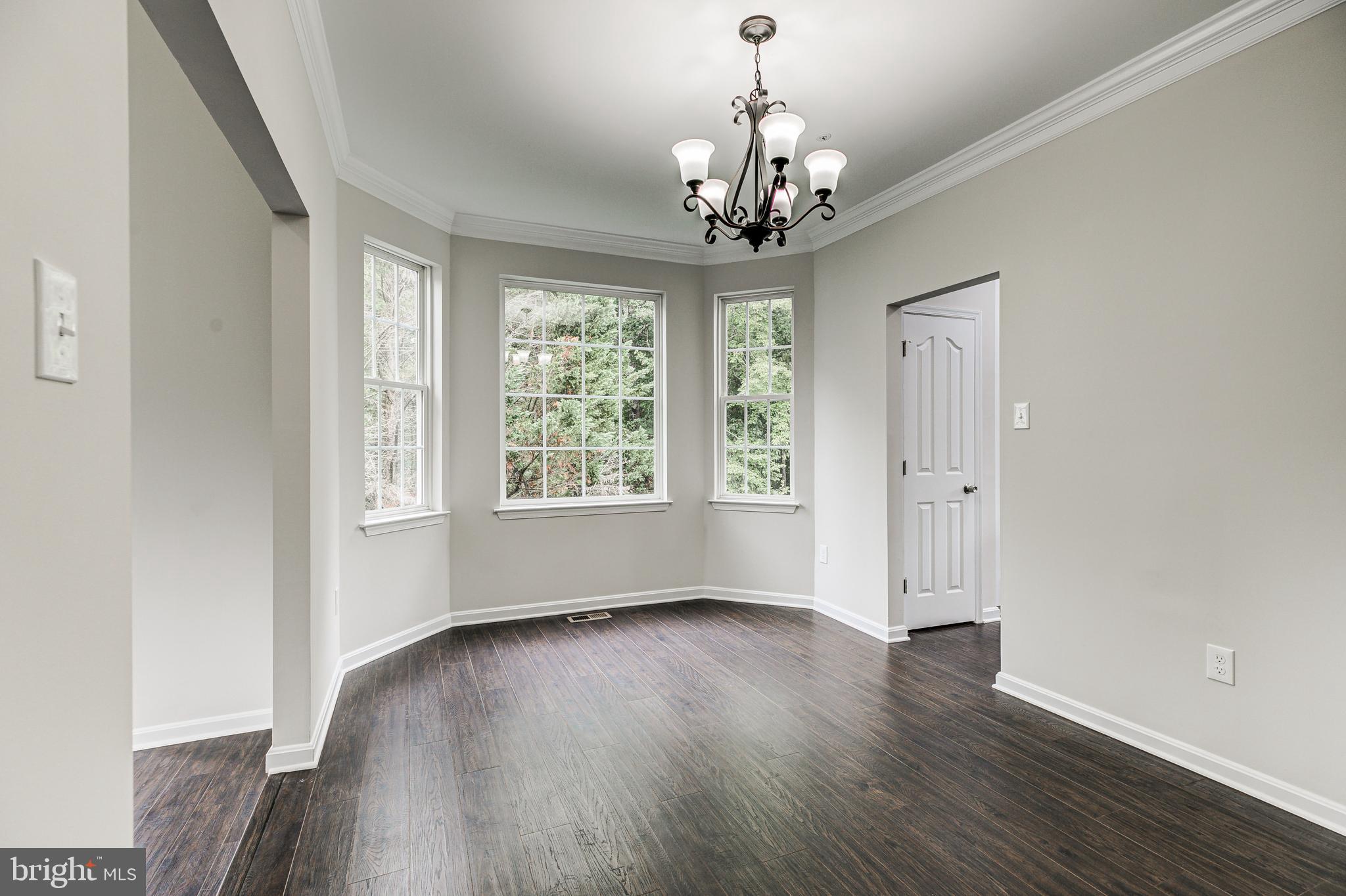 NORTHRIDGE - Residential