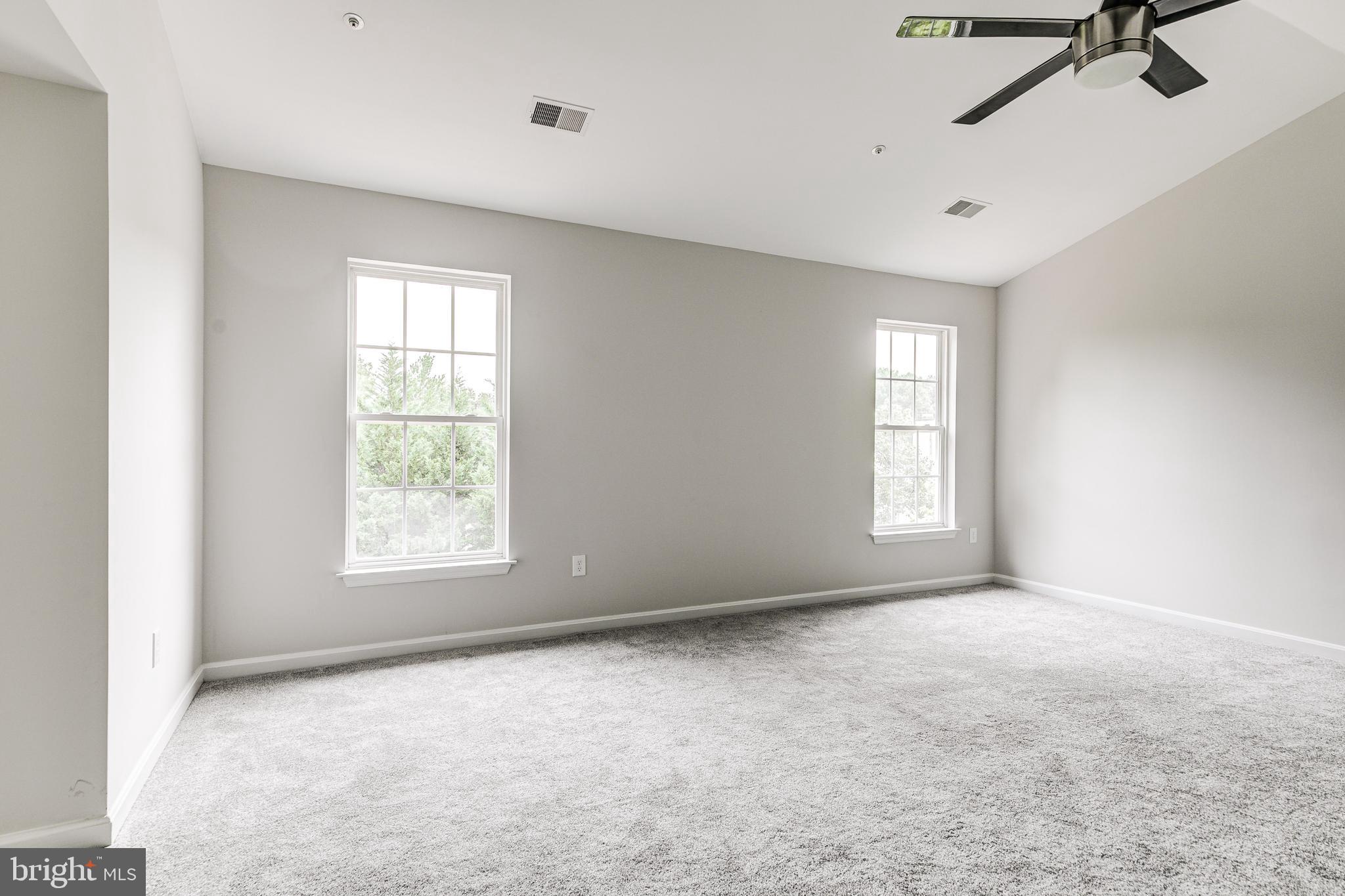 NORTHRIDGE - Residential