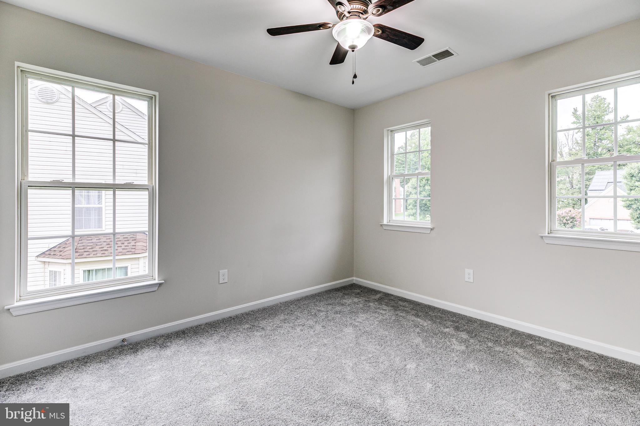 NORTHRIDGE - Residential