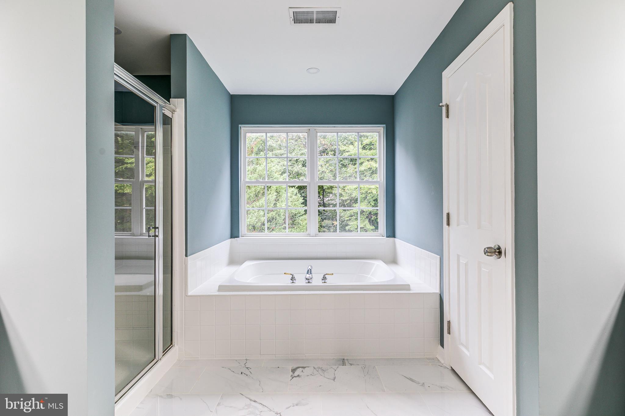 NORTHRIDGE - Residential