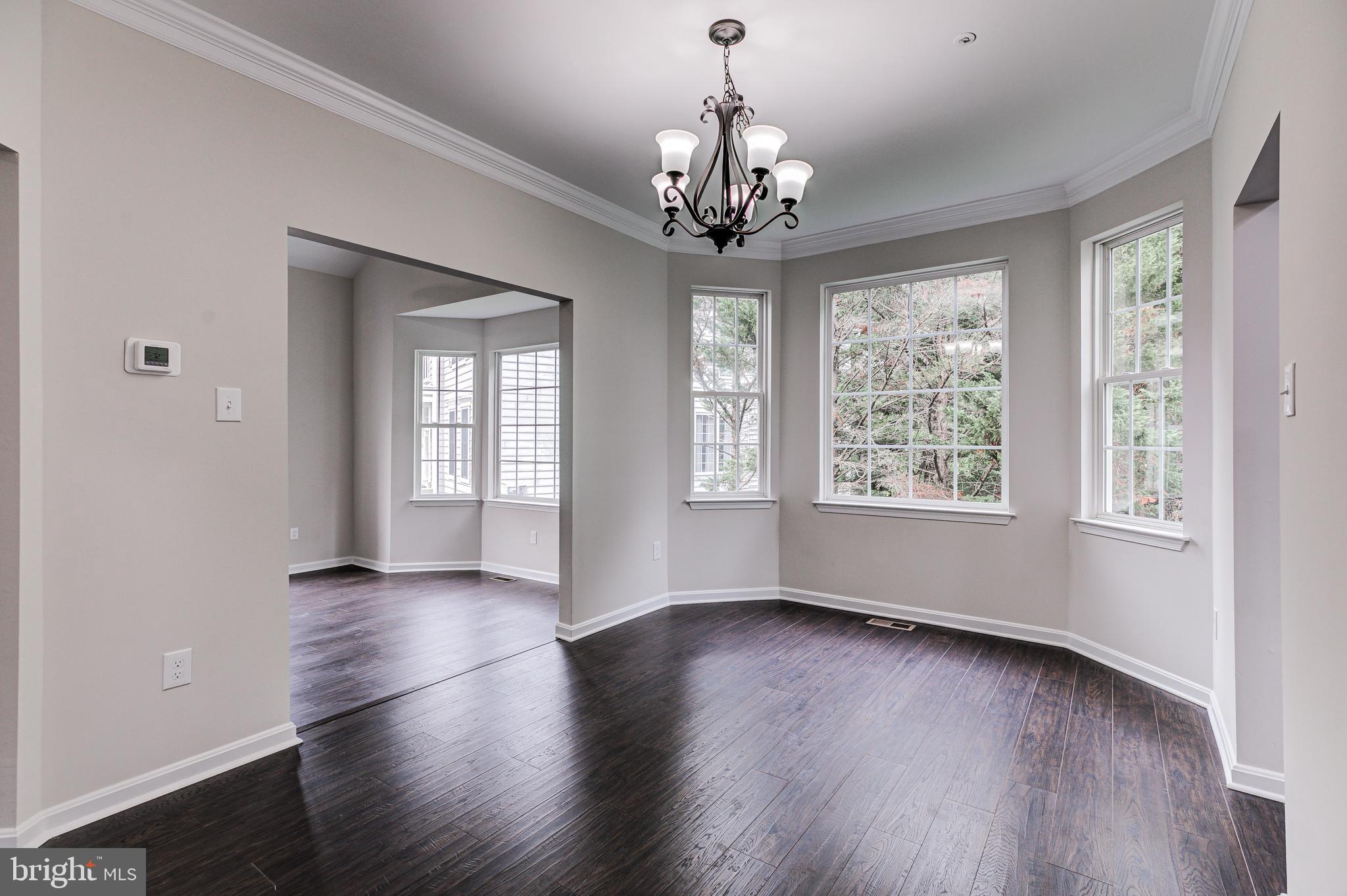 NORTHRIDGE - Residential