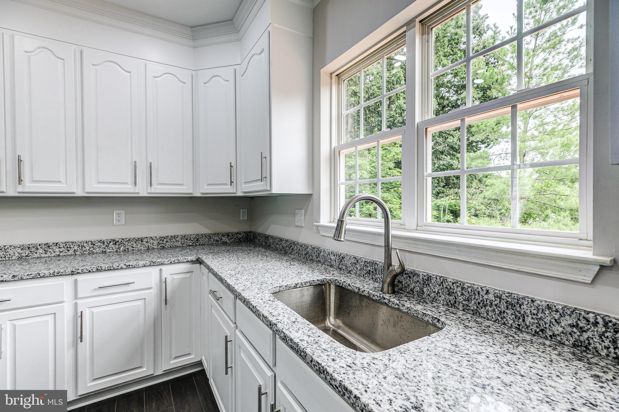 NORTHRIDGE - Residential