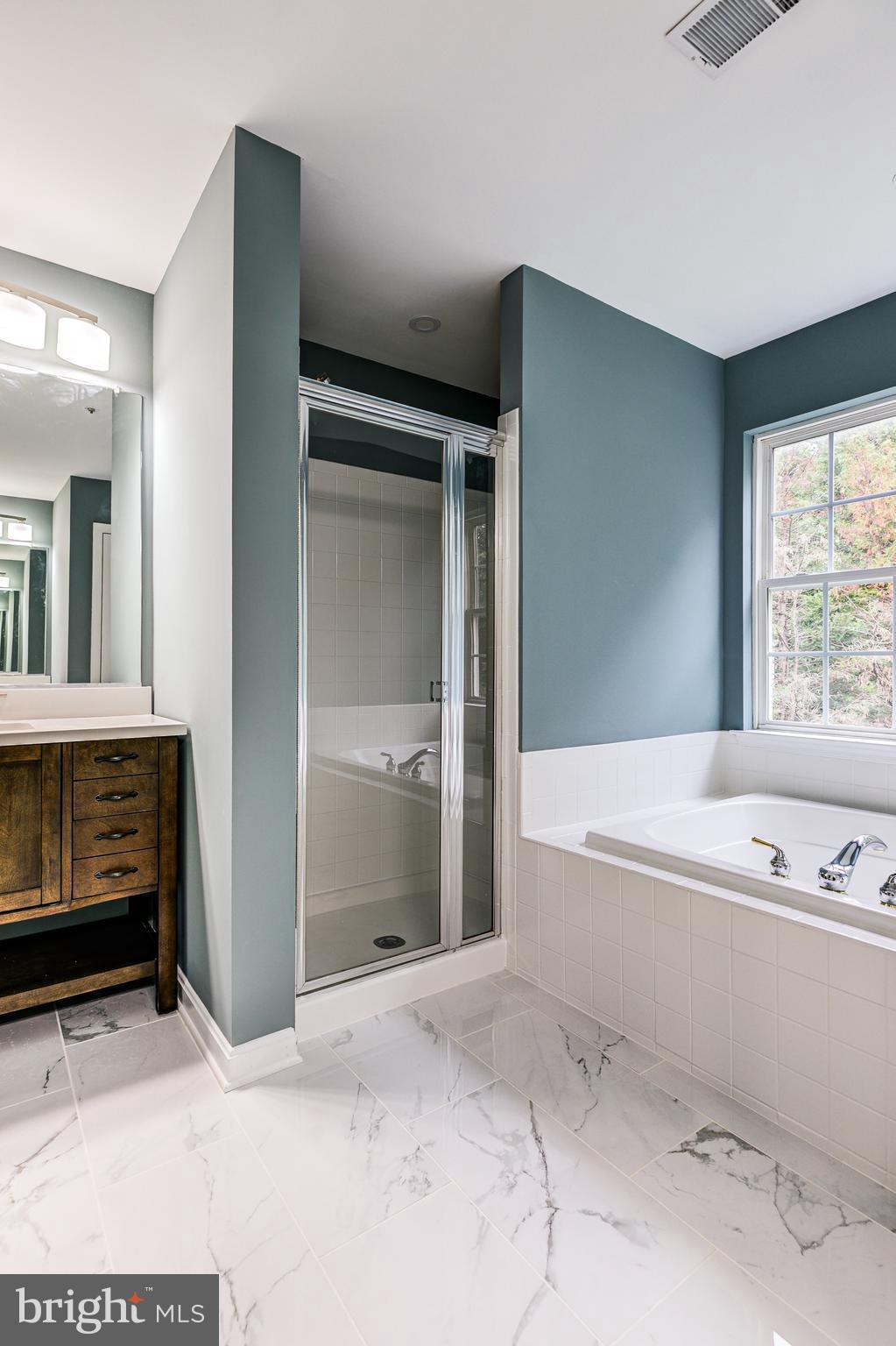 NORTHRIDGE - Residential