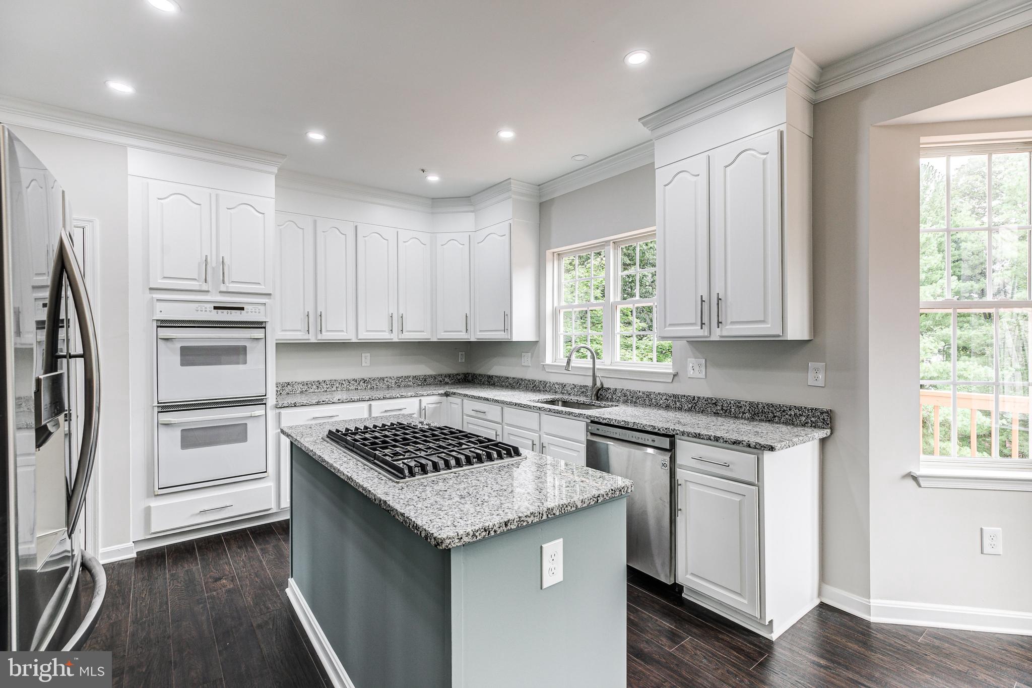 NORTHRIDGE - Residential