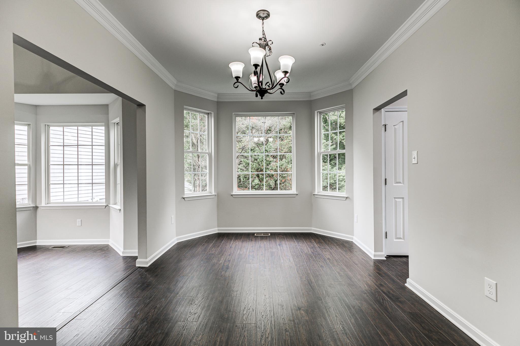 NORTHRIDGE - Residential