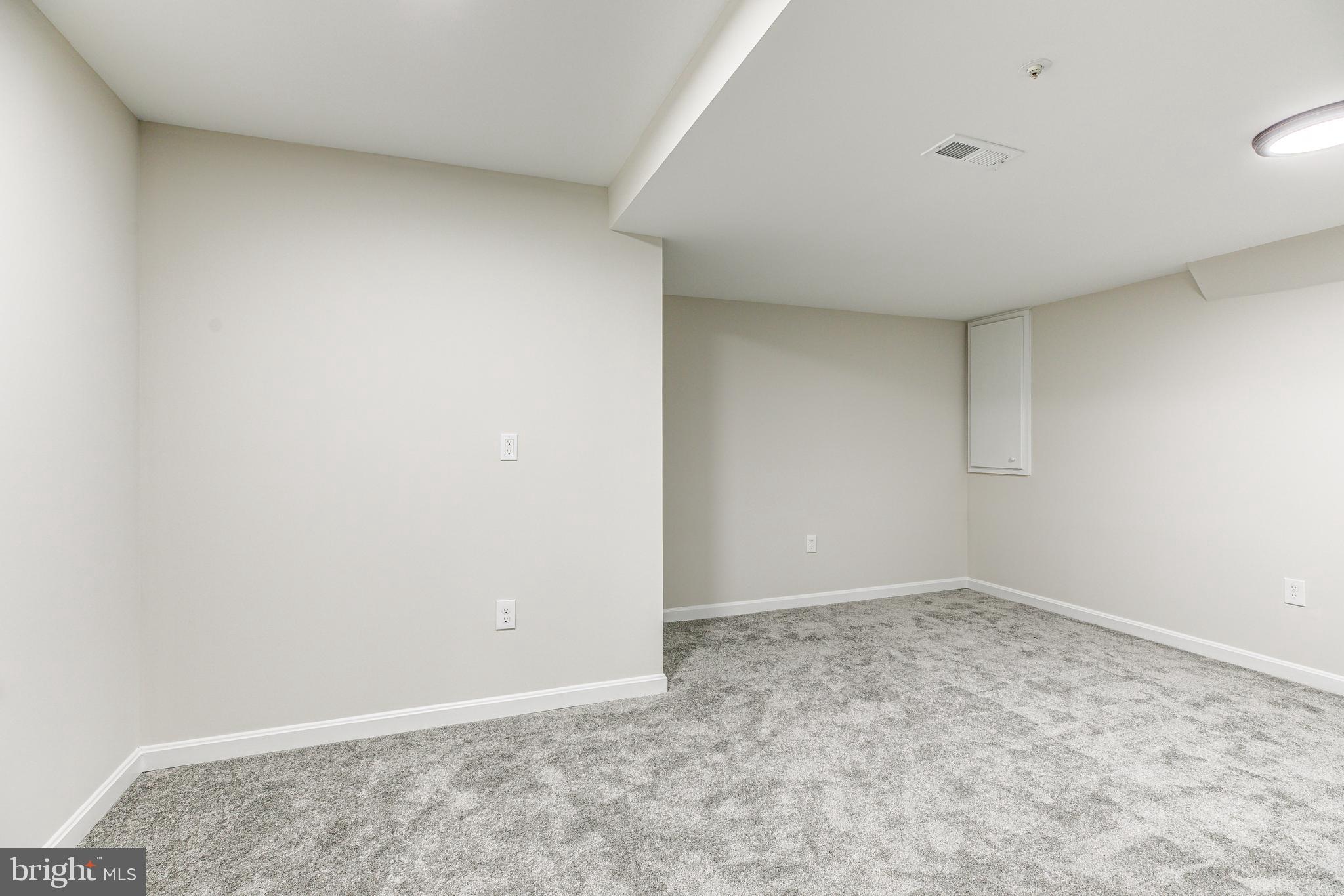 NORTHRIDGE - Residential