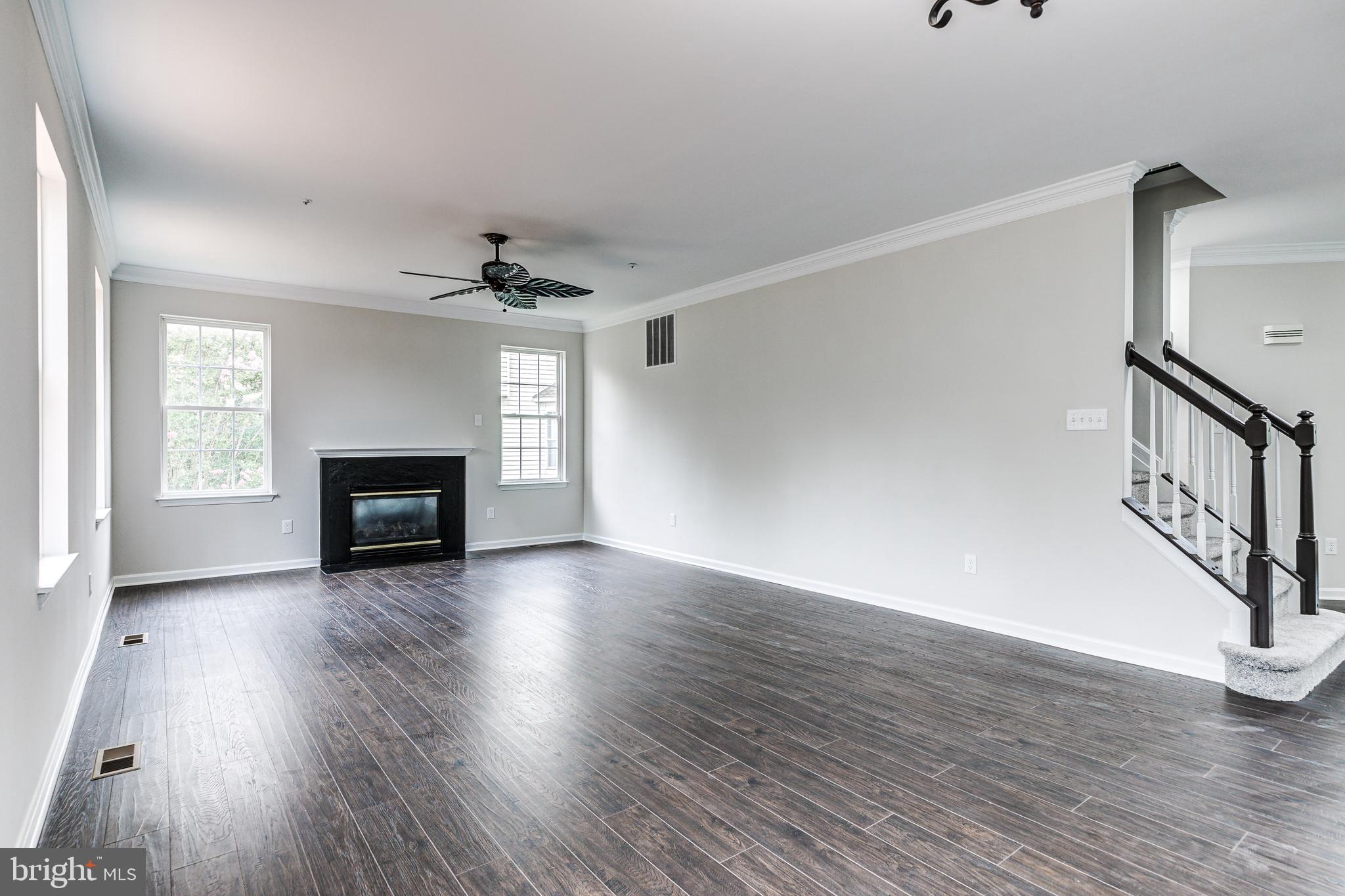 NORTHRIDGE - Residential