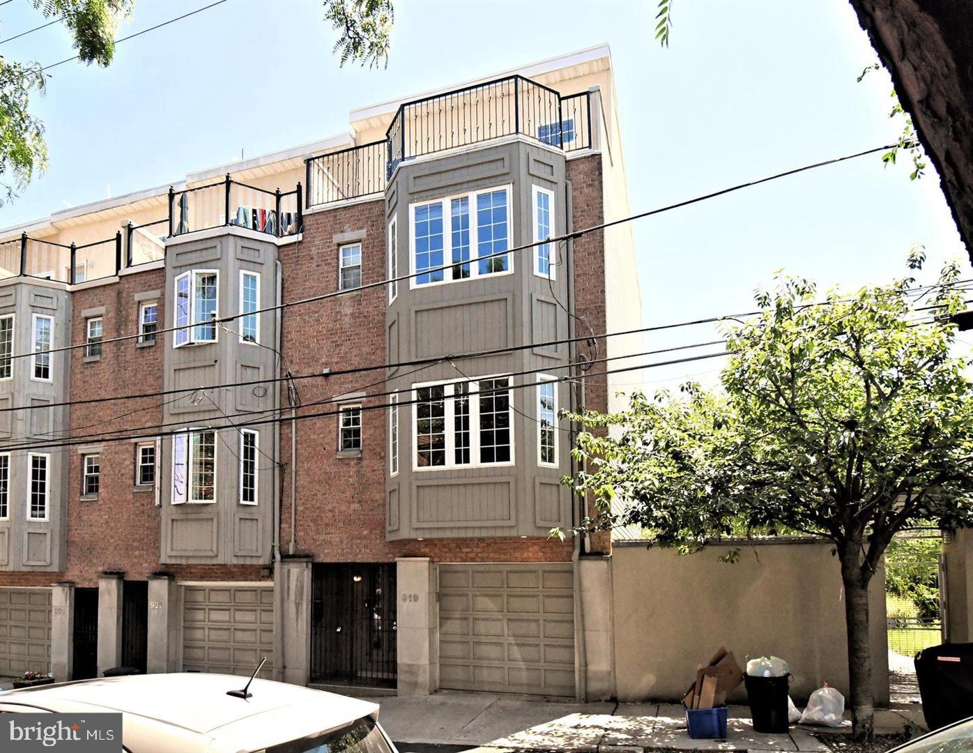 919 N AMERICAN STREET