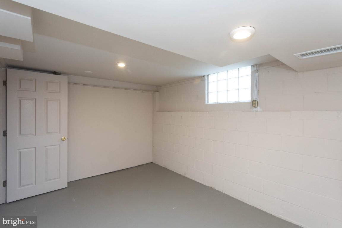 LAURAVILLE HISTORIC DISTRICT - Residential