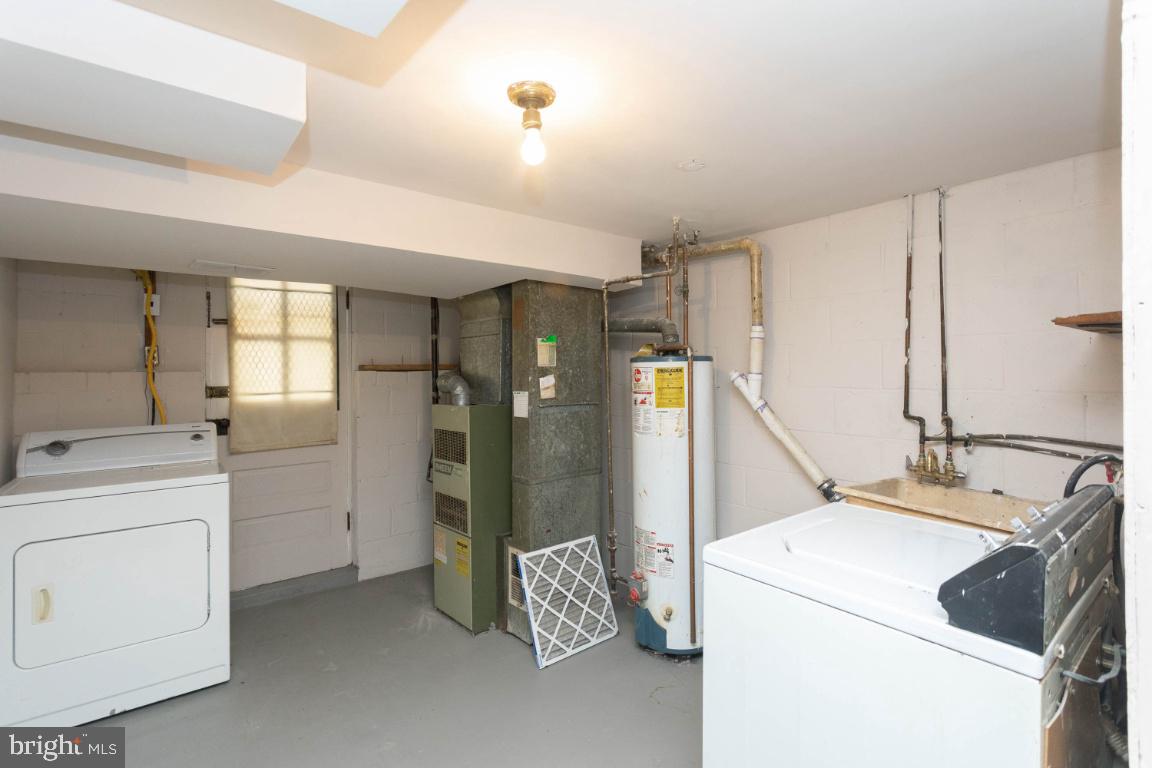 LAURAVILLE HISTORIC DISTRICT - Residential