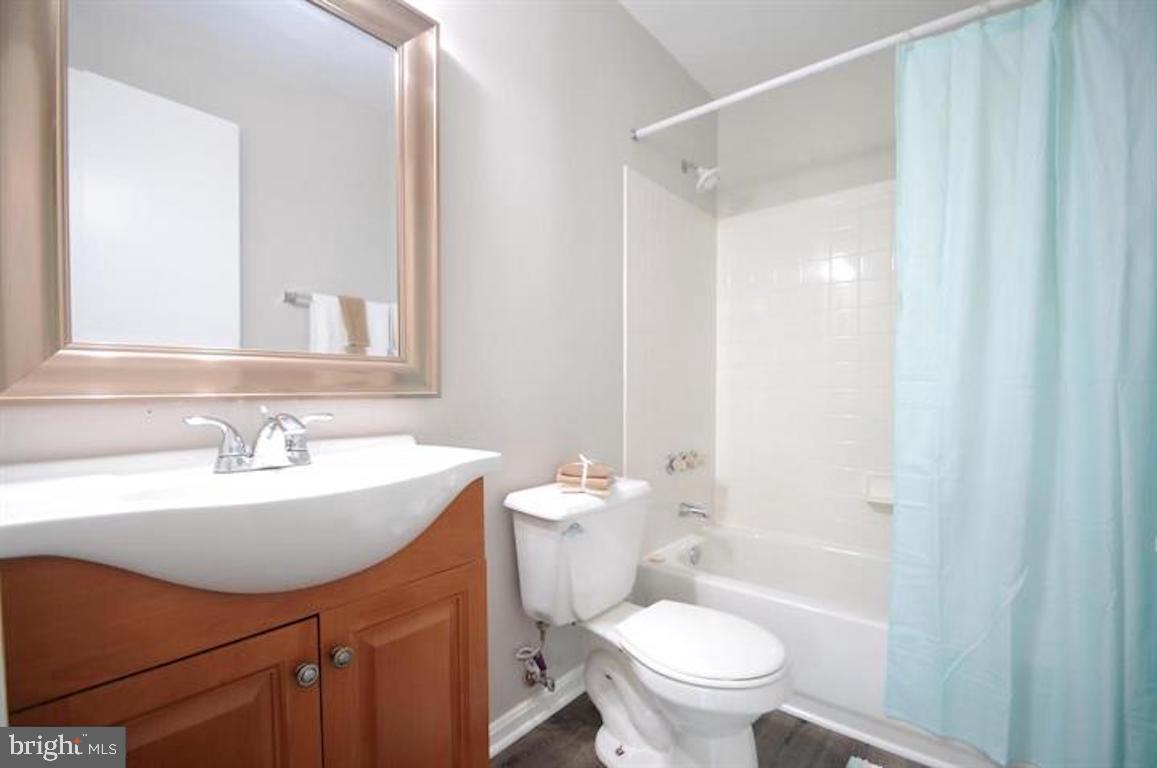 ASTORIA HILL - Residential Lease