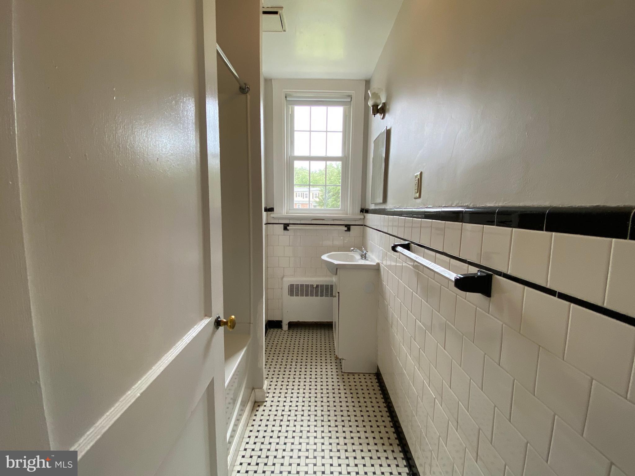 FREDERICKSBURG CITY - Residential Lease