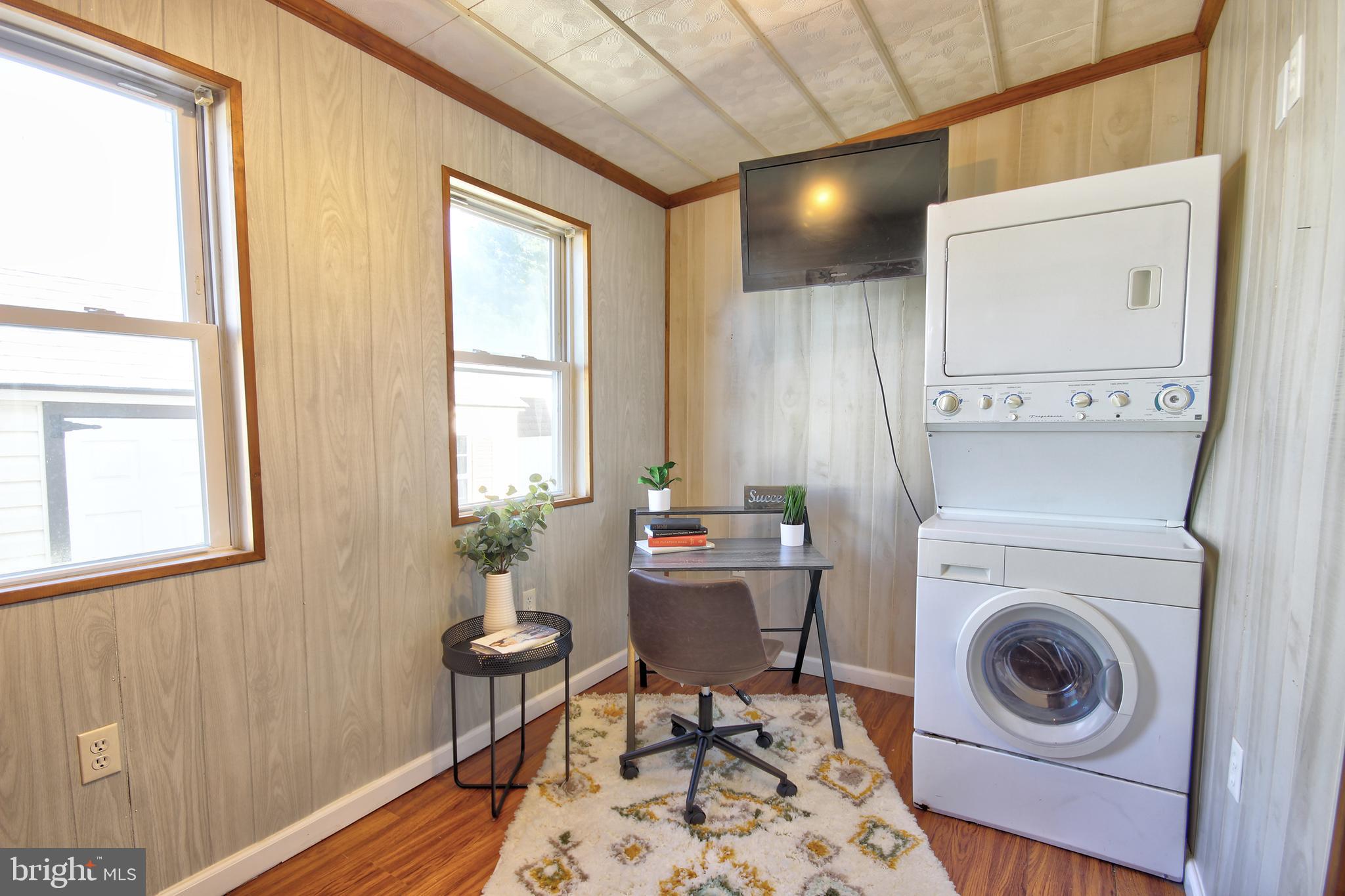 WHITE HORSE PARK I - Residential