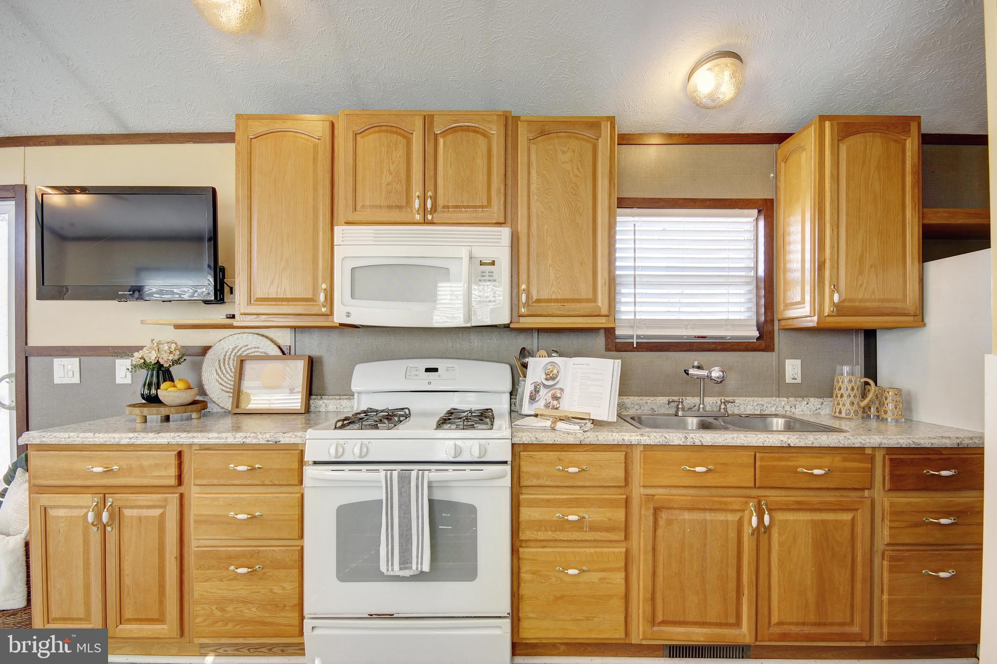 WHITE HORSE PARK I - Residential