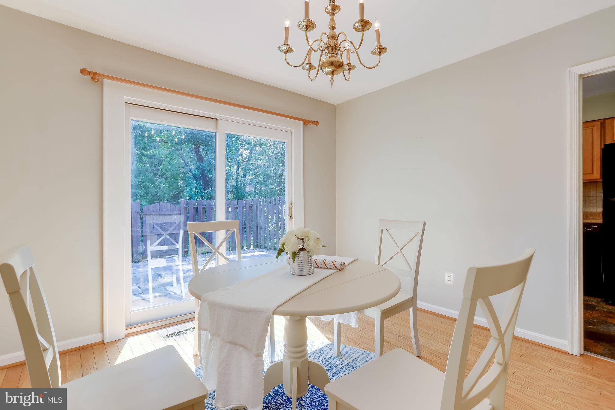 STRATHMEADE SQUARE - Residential