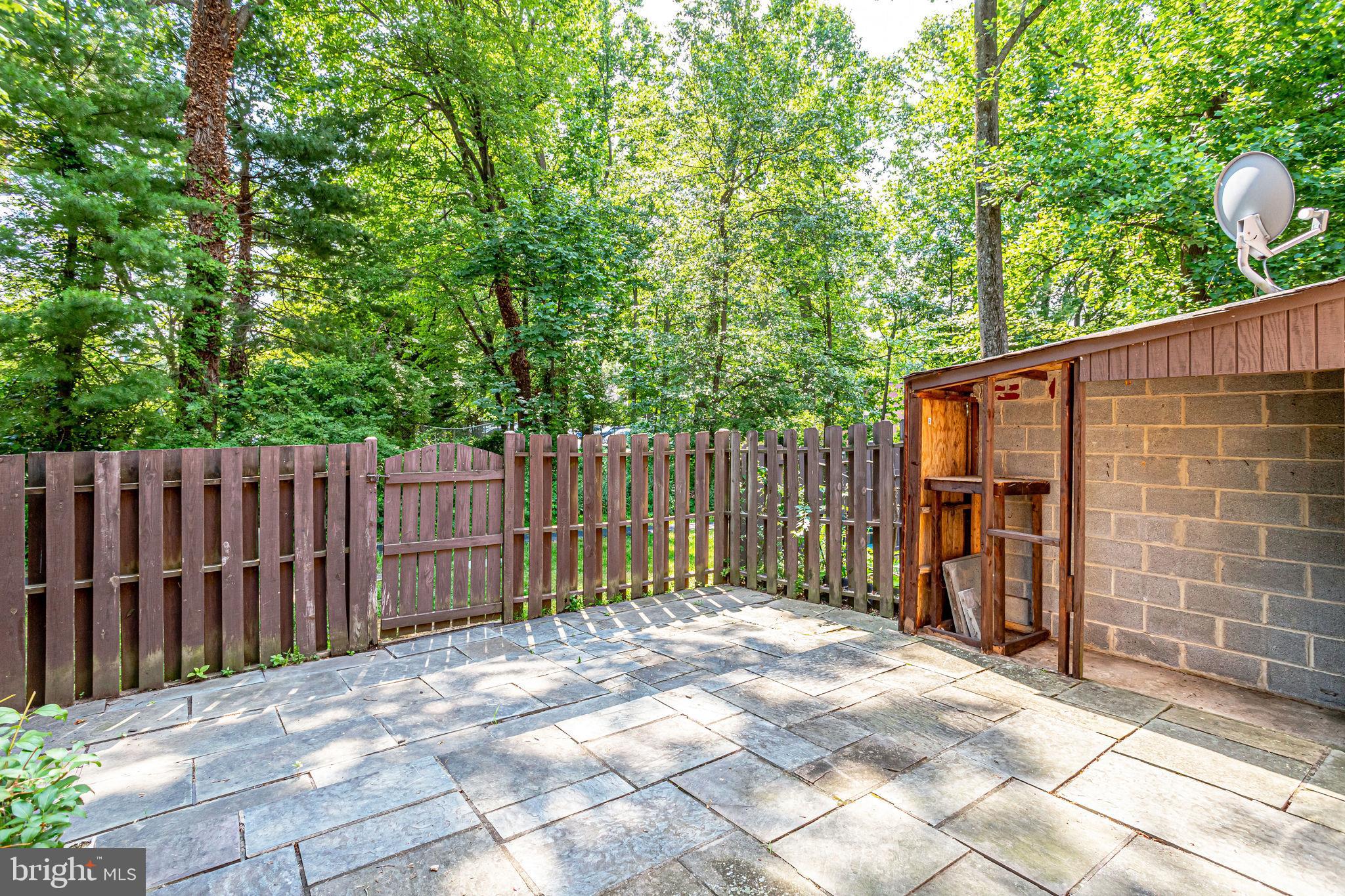 STRATHMEADE SQUARE - Residential