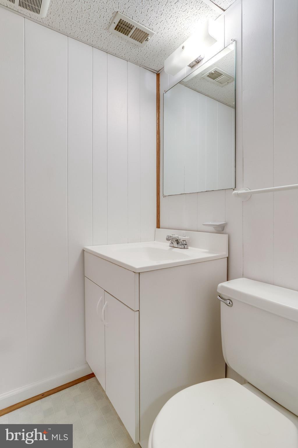 STRATHMEADE SQUARE - Residential