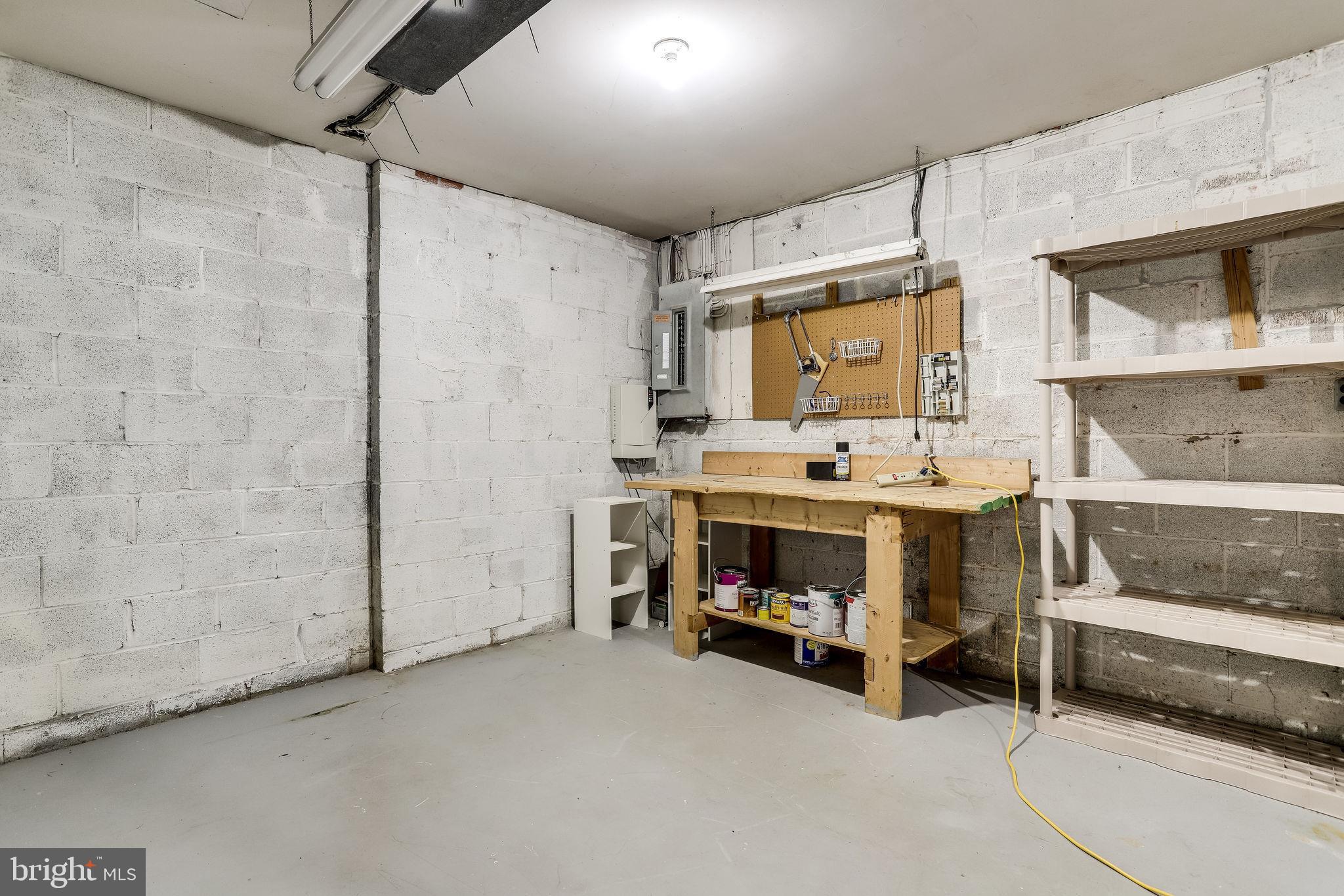 STRATHMEADE SQUARE - Residential