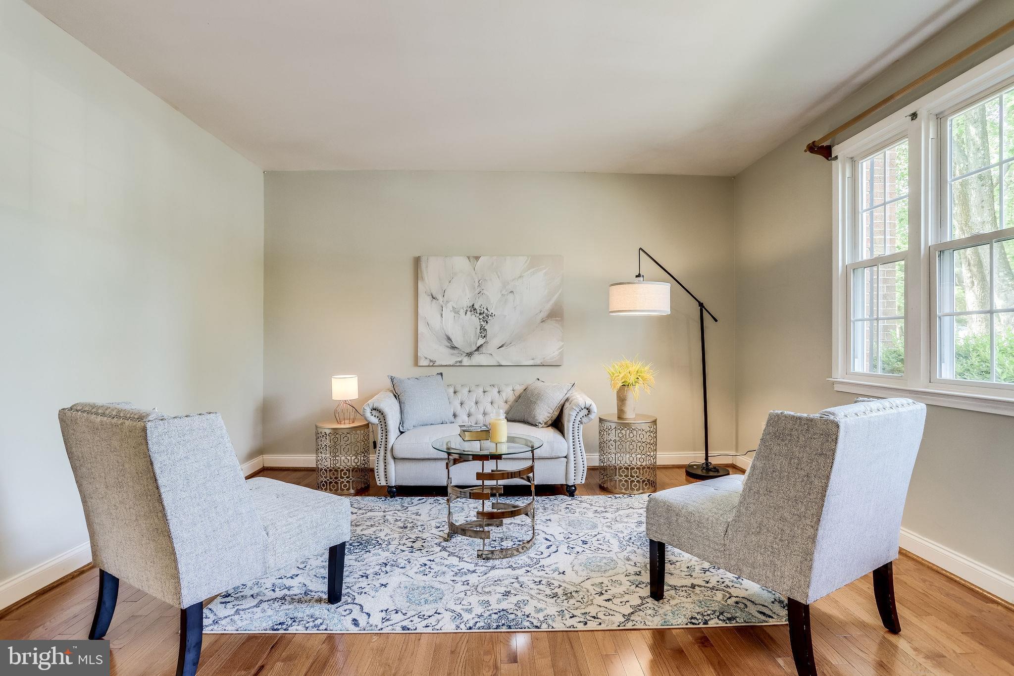 STRATHMEADE SQUARE - Residential