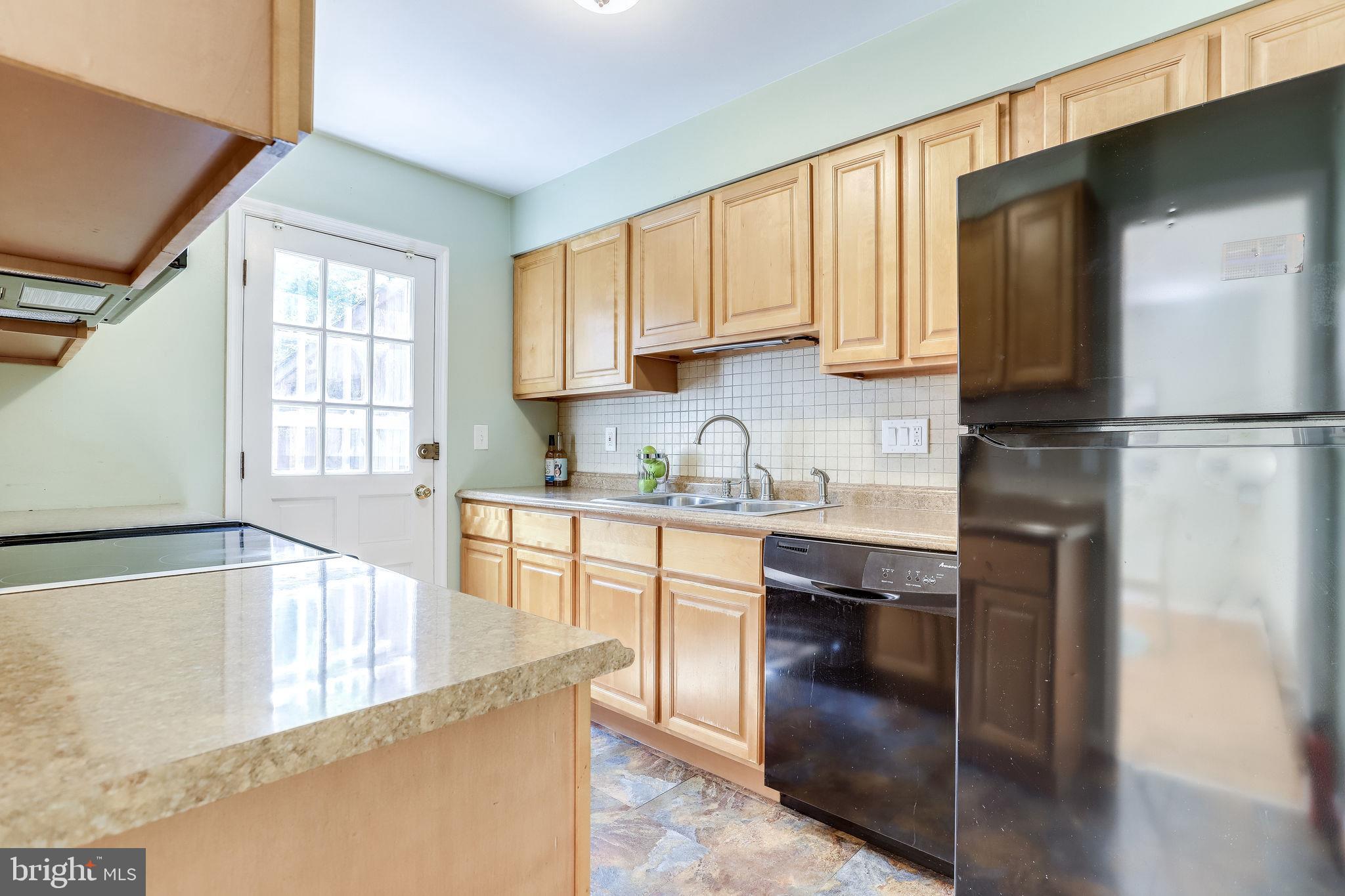 STRATHMEADE SQUARE - Residential