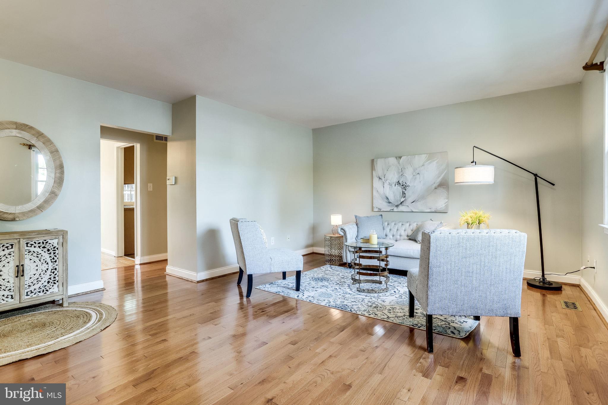 STRATHMEADE SQUARE - Residential