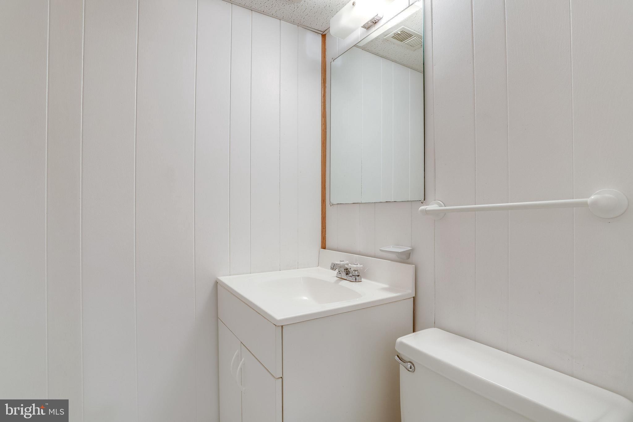 STRATHMEADE SQUARE - Residential