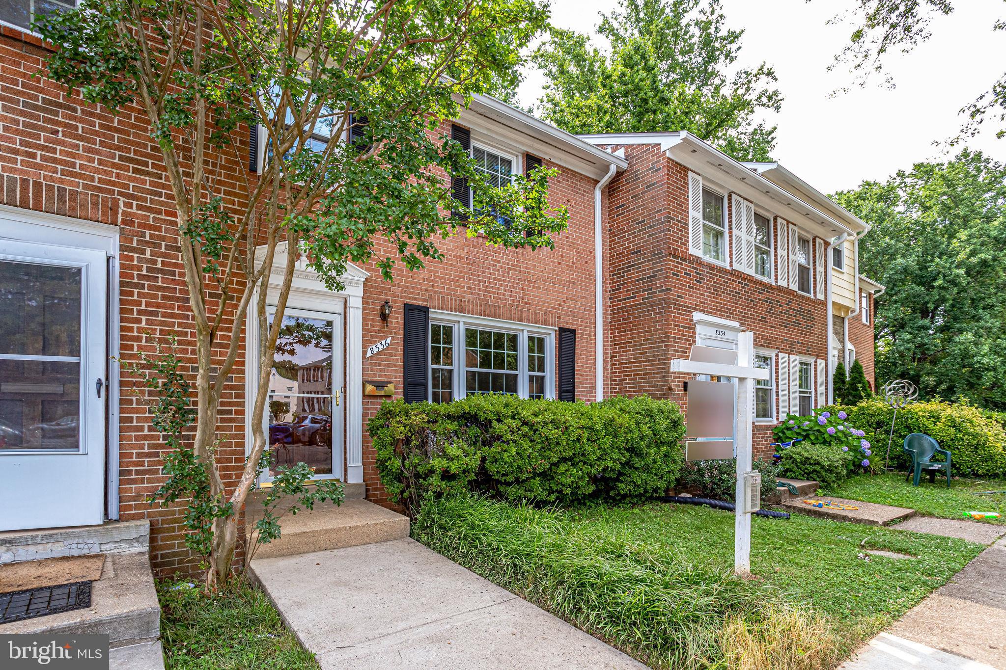 STRATHMEADE SQUARE - Residential