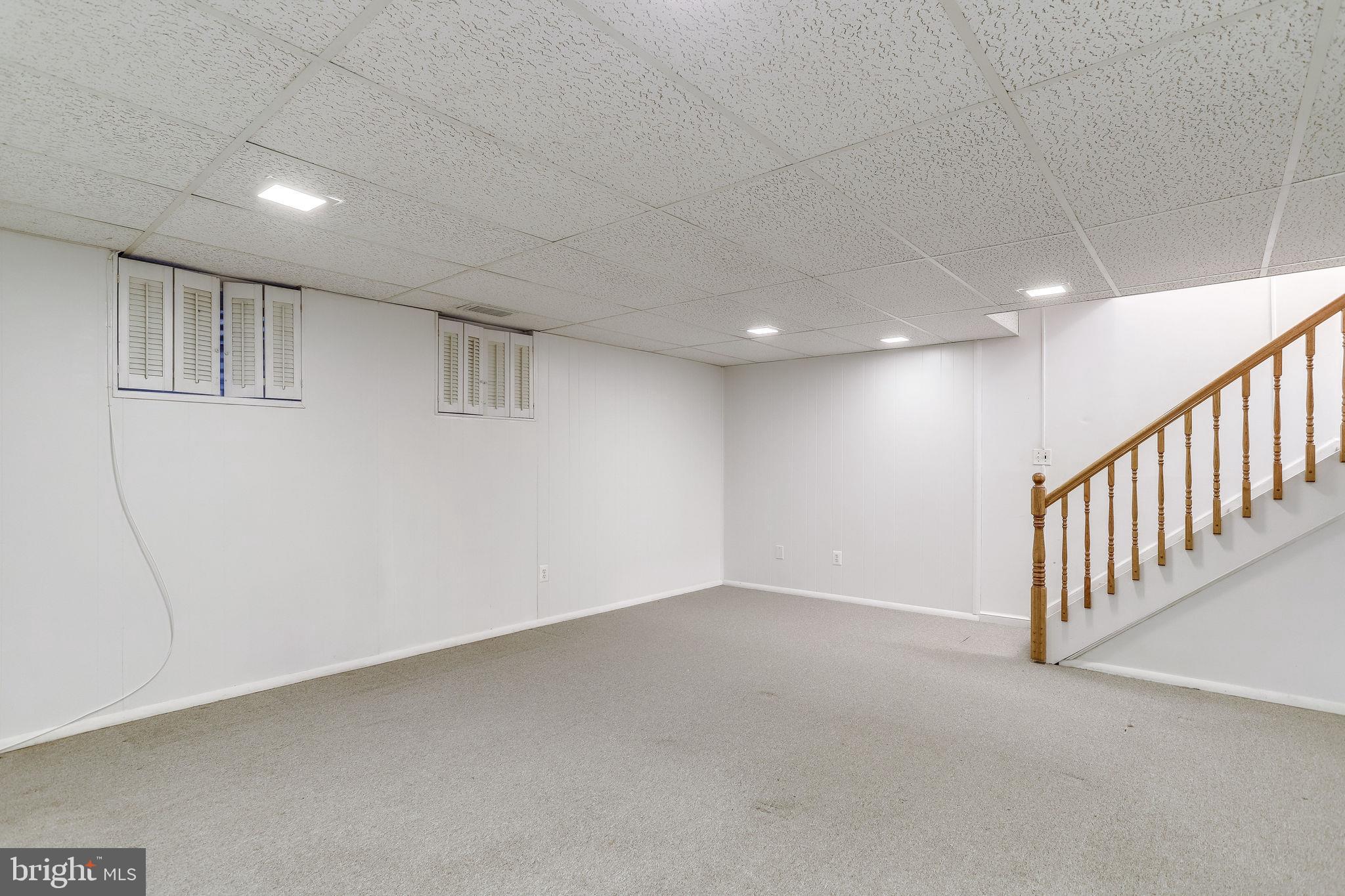 STRATHMEADE SQUARE - Residential