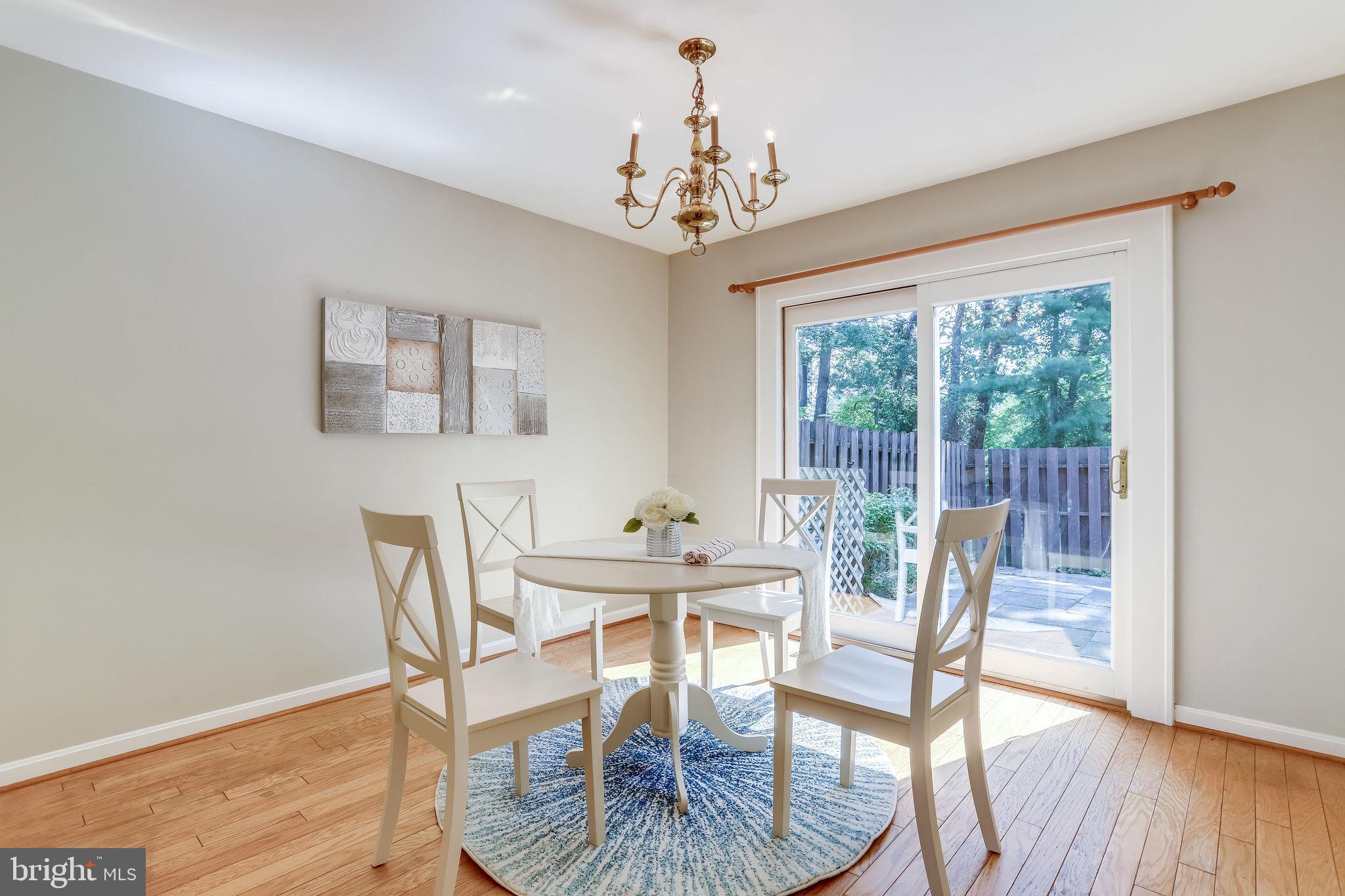 STRATHMEADE SQUARE - Residential