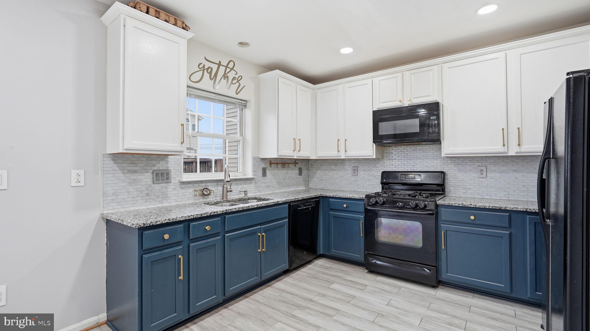 AZALEA WOODS - Residential