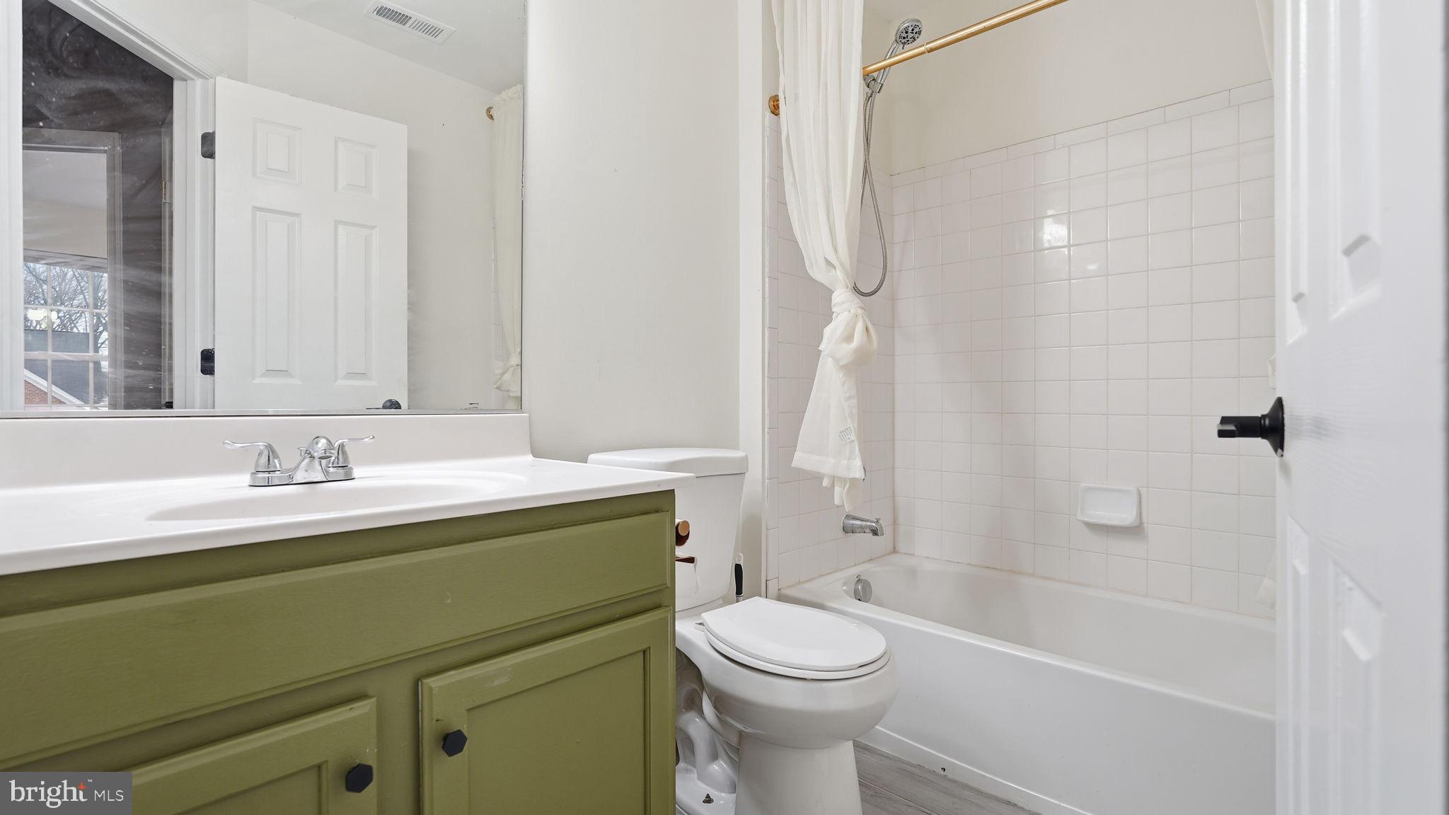 AZALEA WOODS - Residential