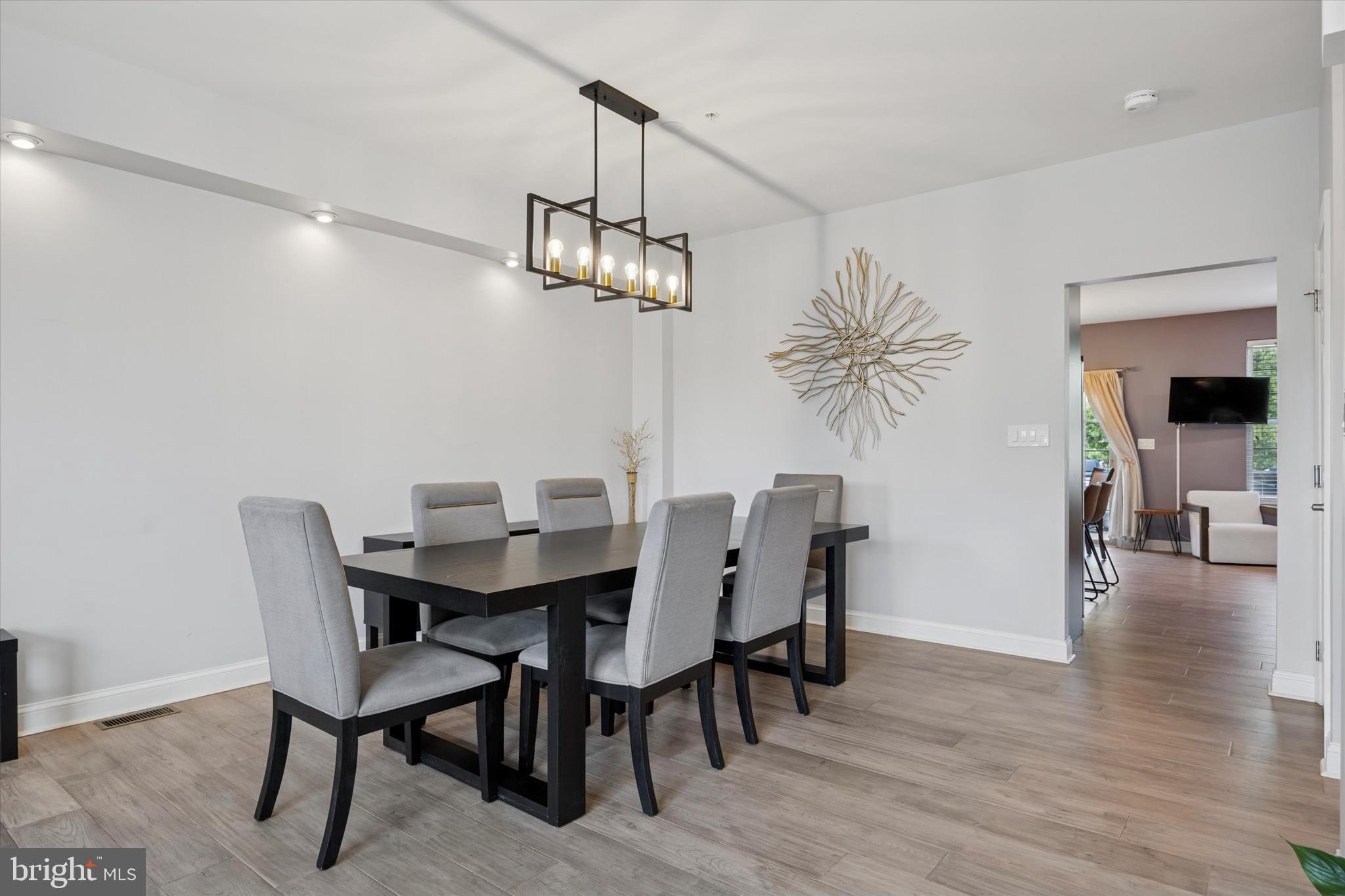 EMERALD WALK - Residential