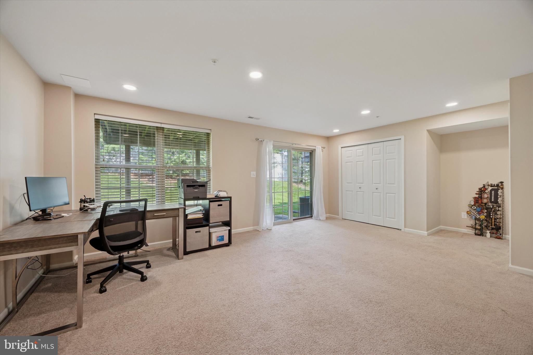 EMERALD WALK - Residential