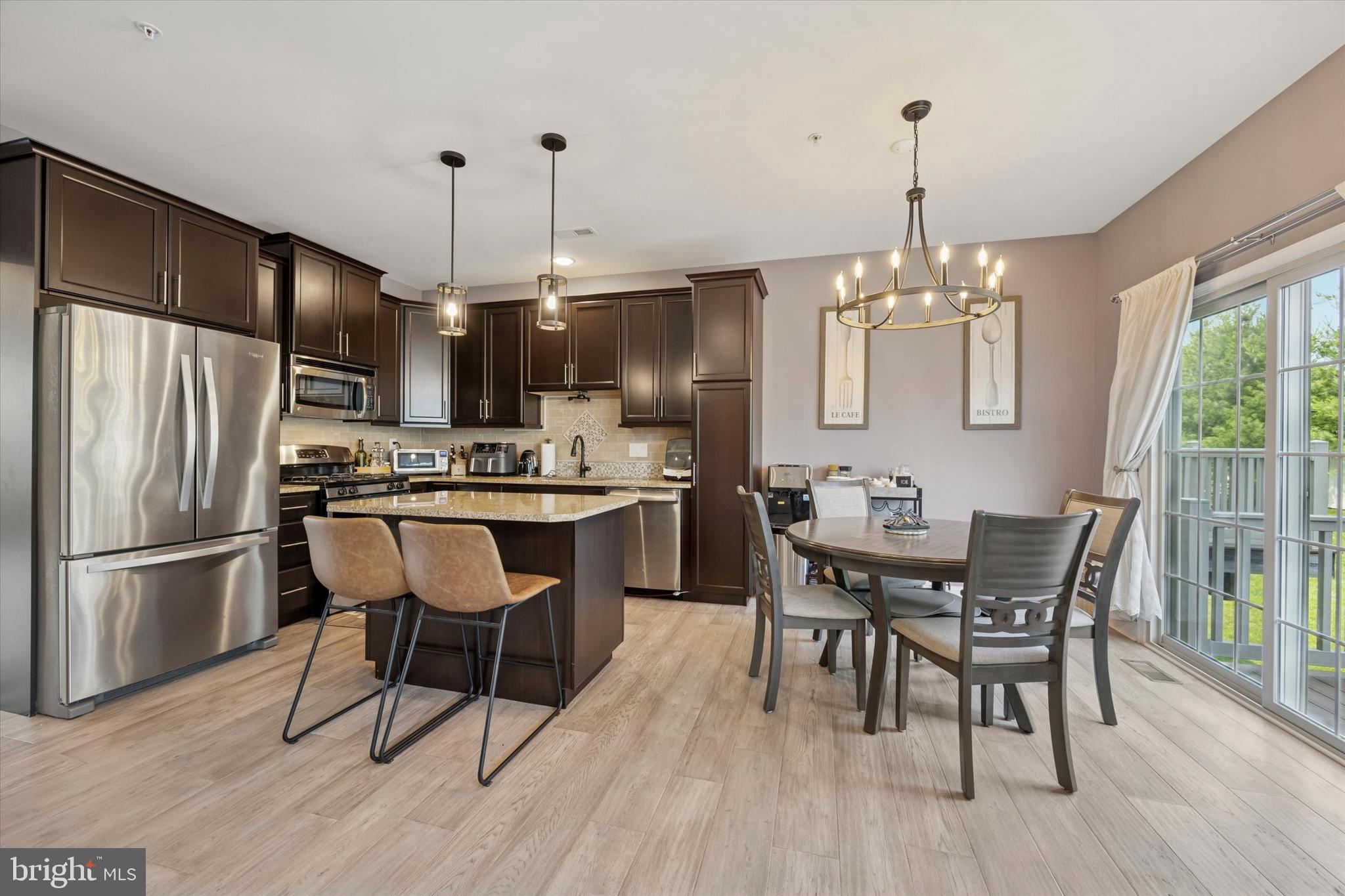 EMERALD WALK - Residential