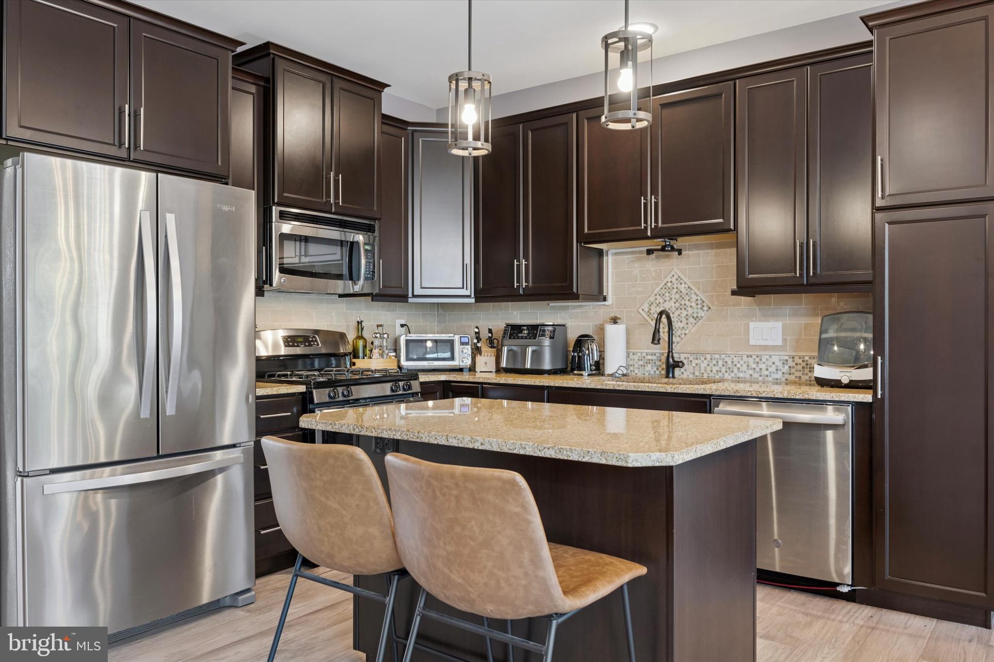 EMERALD WALK - Residential