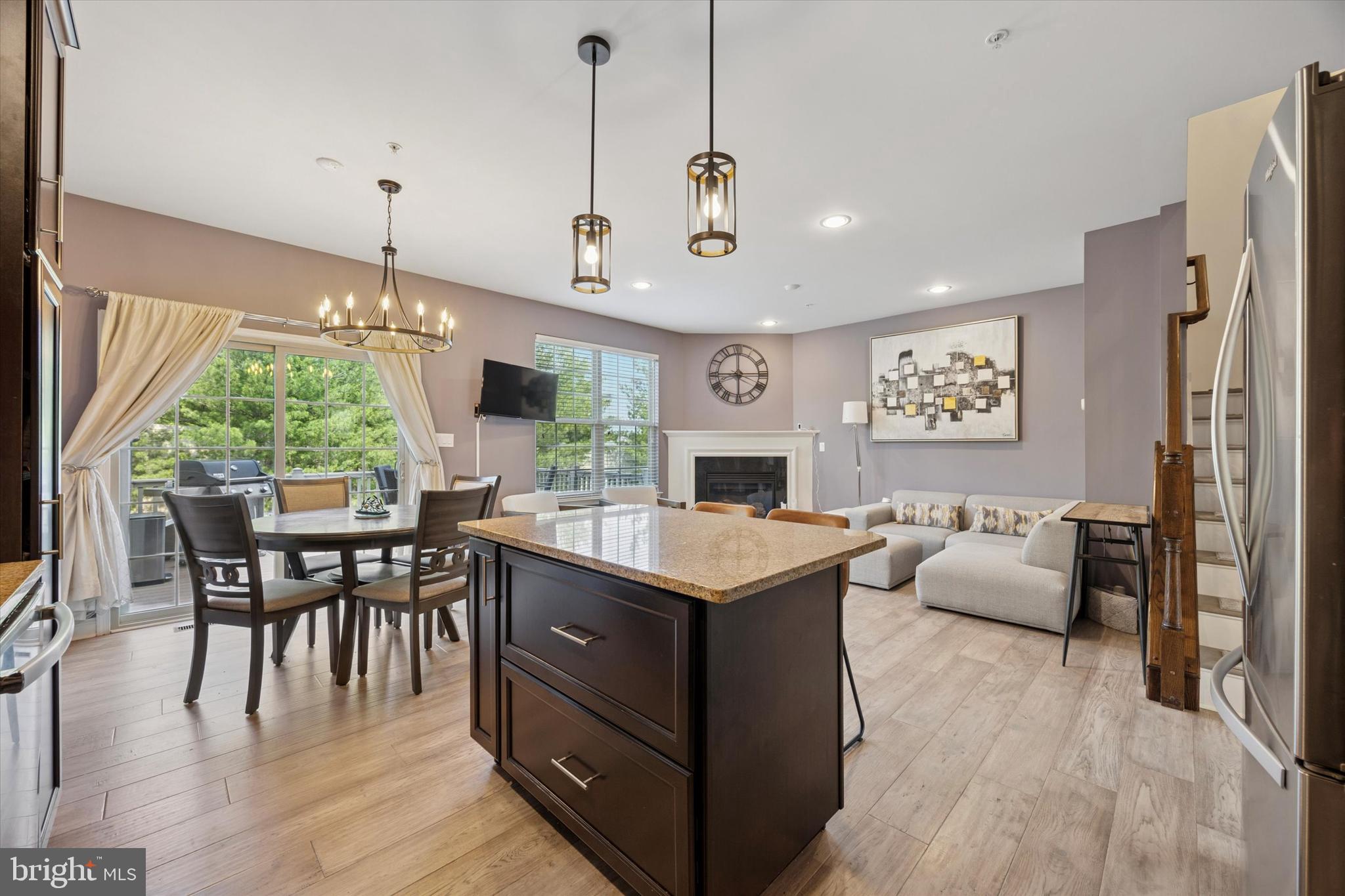 EMERALD WALK - Residential