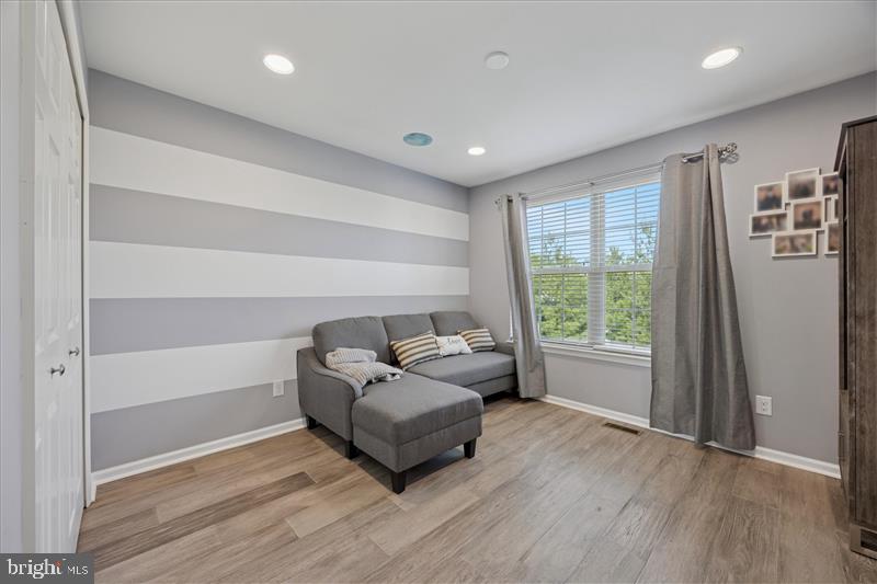 EMERALD WALK - Residential