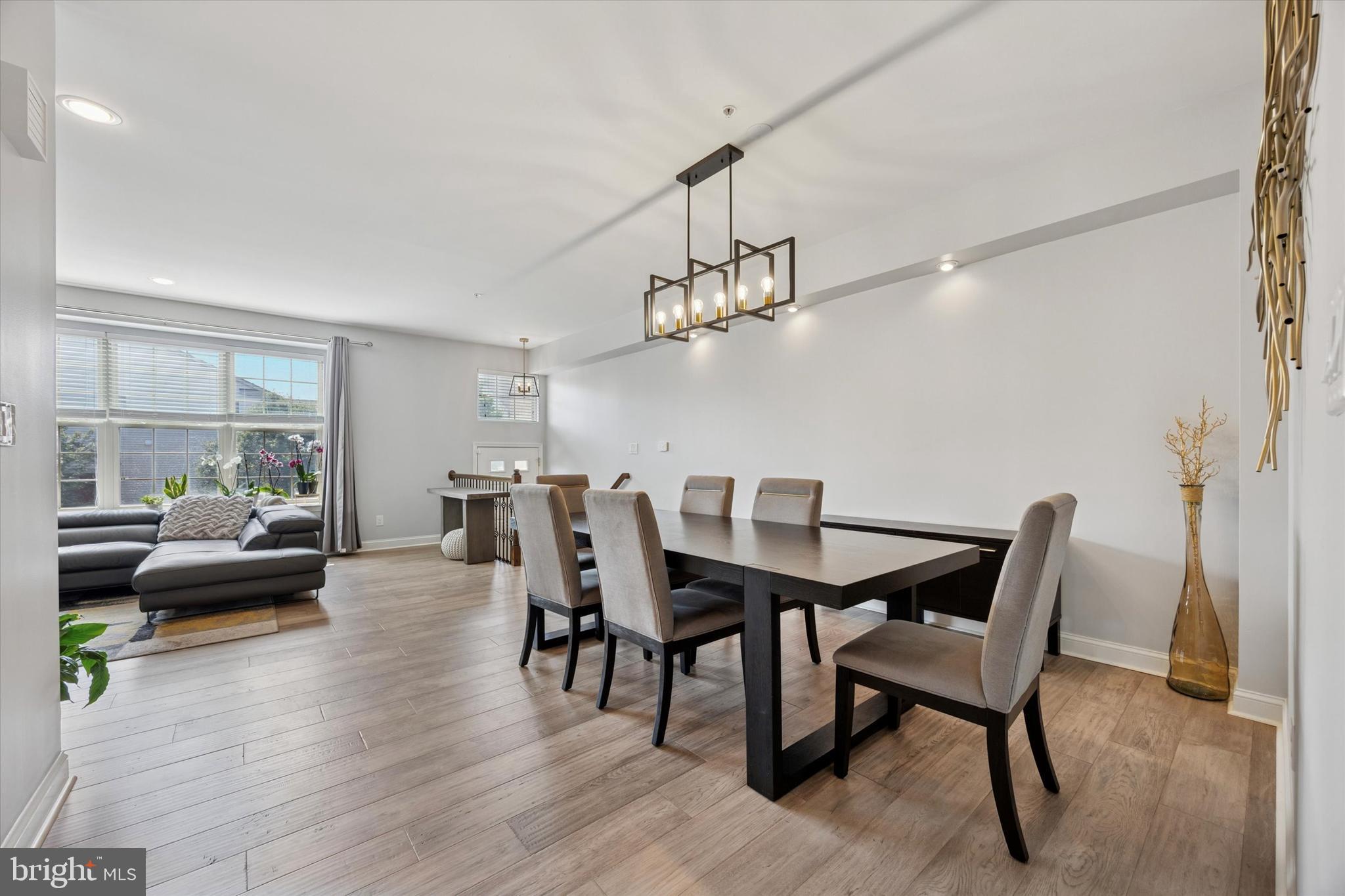 EMERALD WALK - Residential
