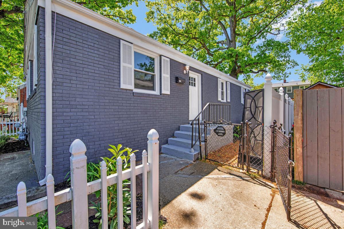 BRADBURY HEIGHTS - Residential