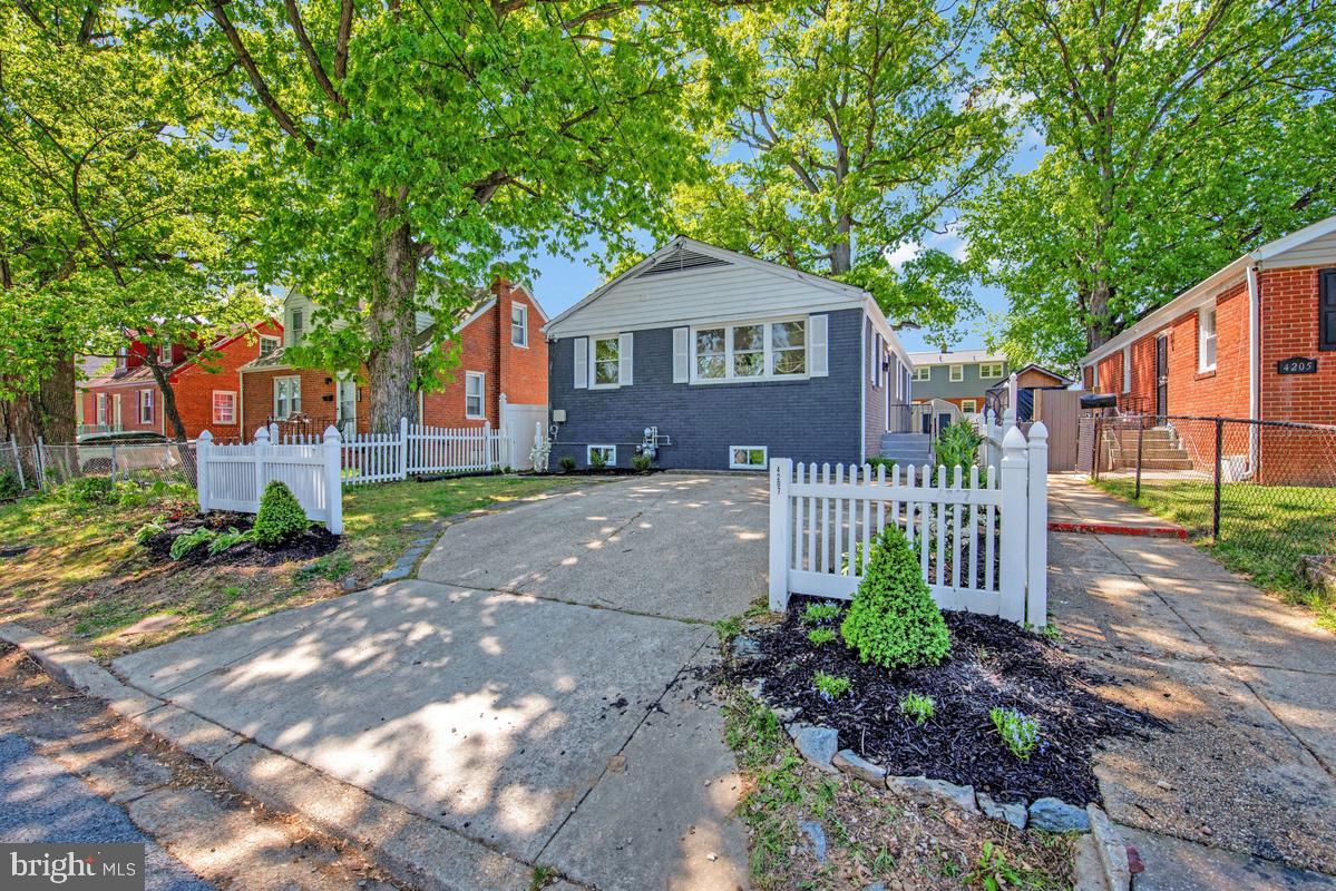 BRADBURY HEIGHTS - Residential