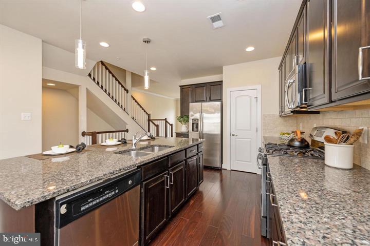 CROWN FARM - Residential Lease