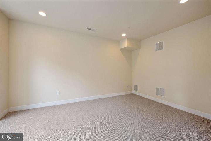 CROWN FARM - Residential Lease