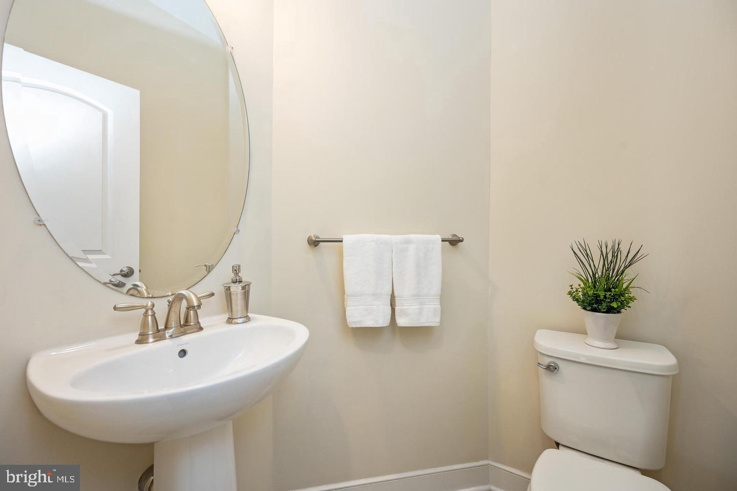 CROWN FARM - Residential Lease